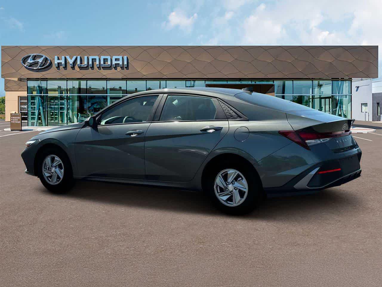 Thumbnail: 2025 Hyundai Elantra - 4