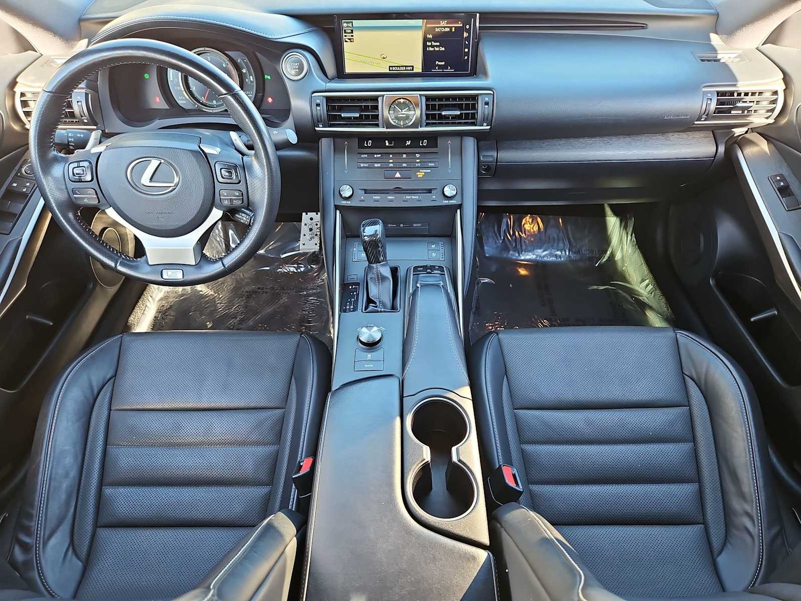 Thumbnail: 2019 Lexus IS - 15