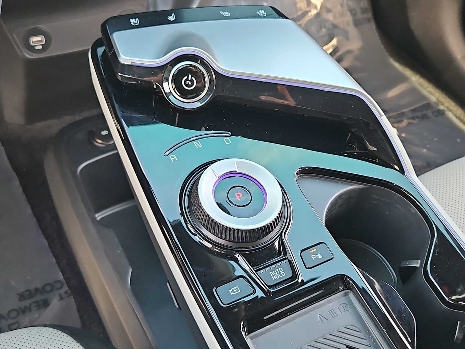 Thumbnail: 2022 Kia EV6 - 32