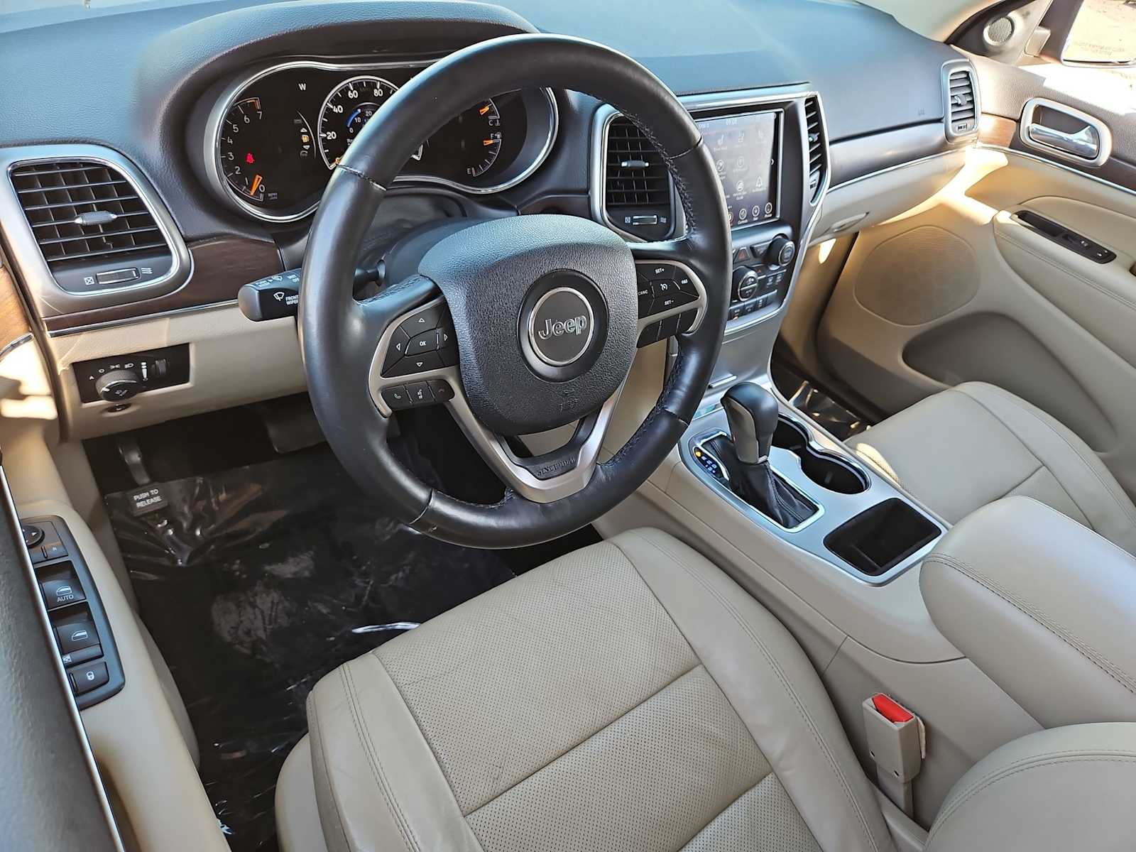 Thumbnail: 2018 Jeep Grand Cherokee - 10