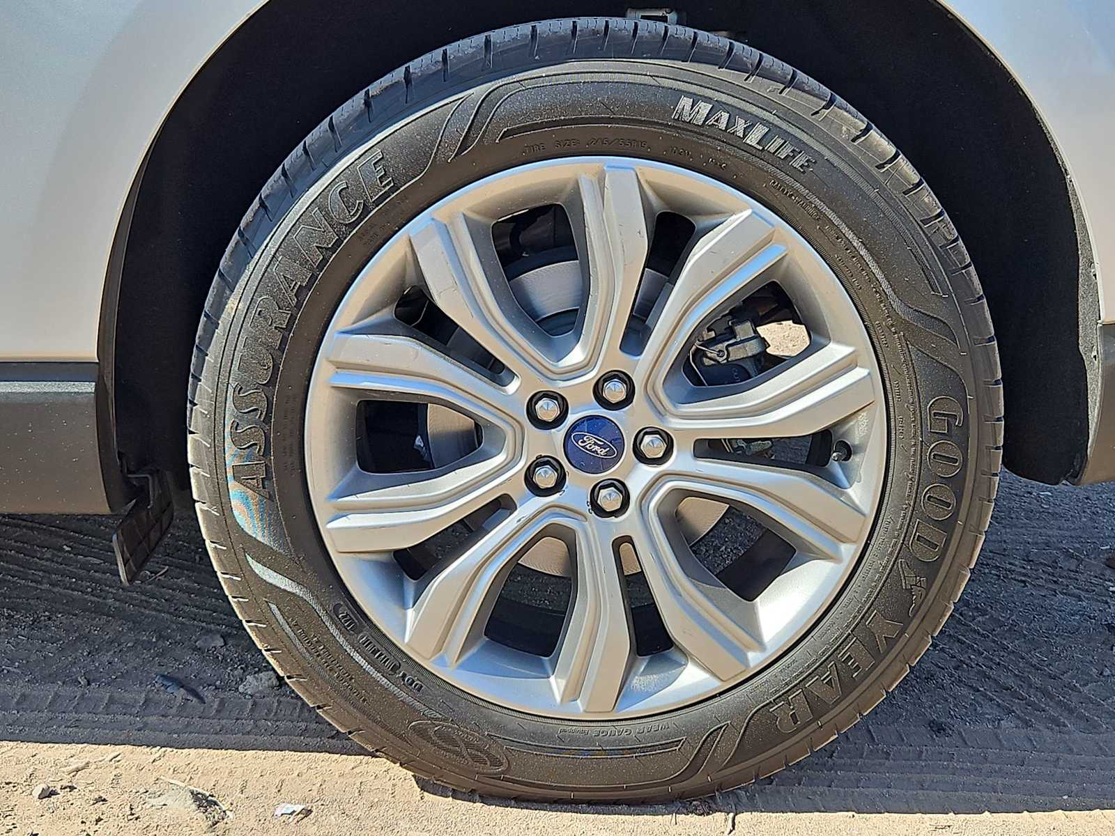 Thumbnail: 2019 Ford Edge - 13