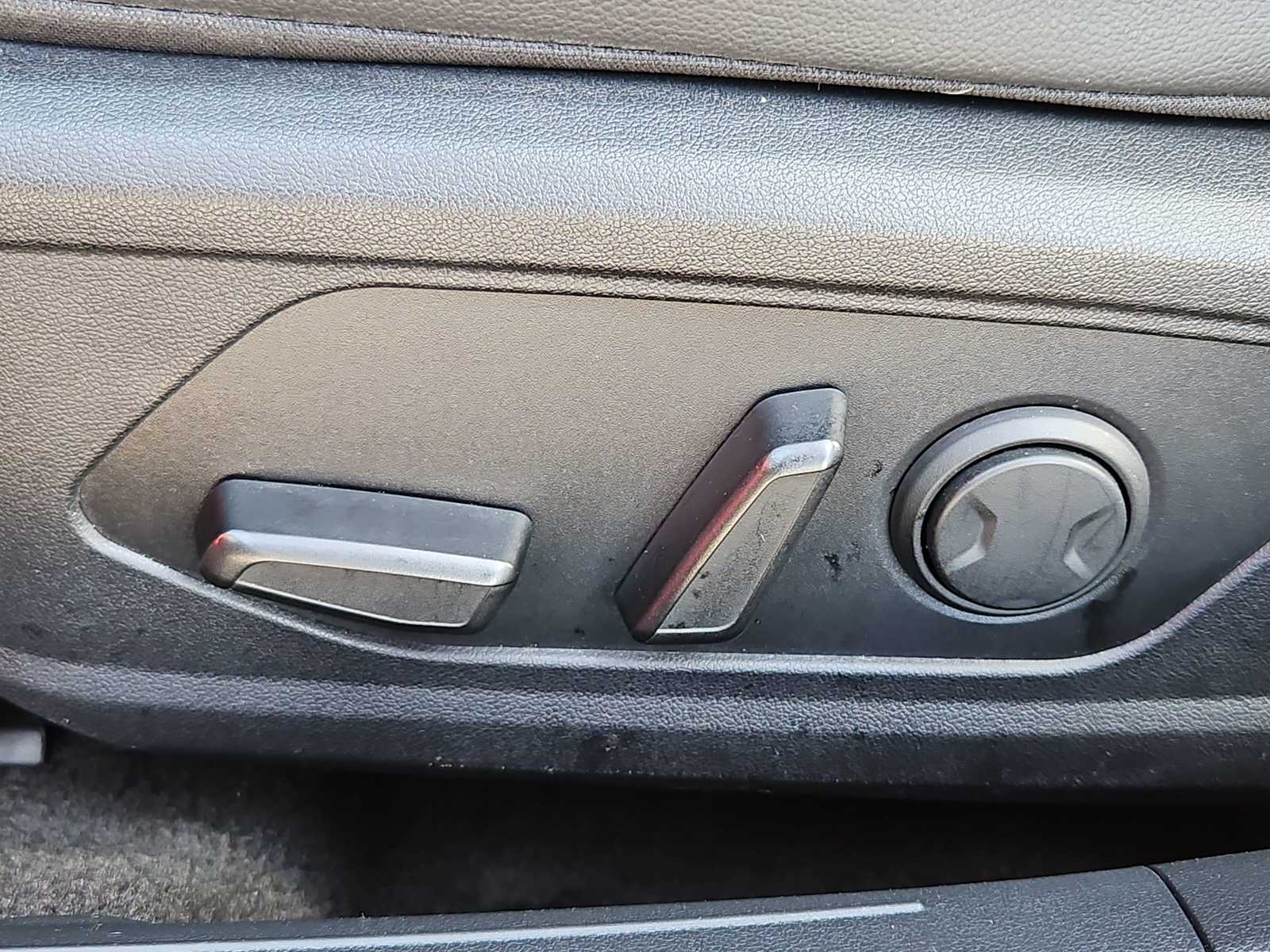 Thumbnail: 2023 Hyundai Elantra - 17