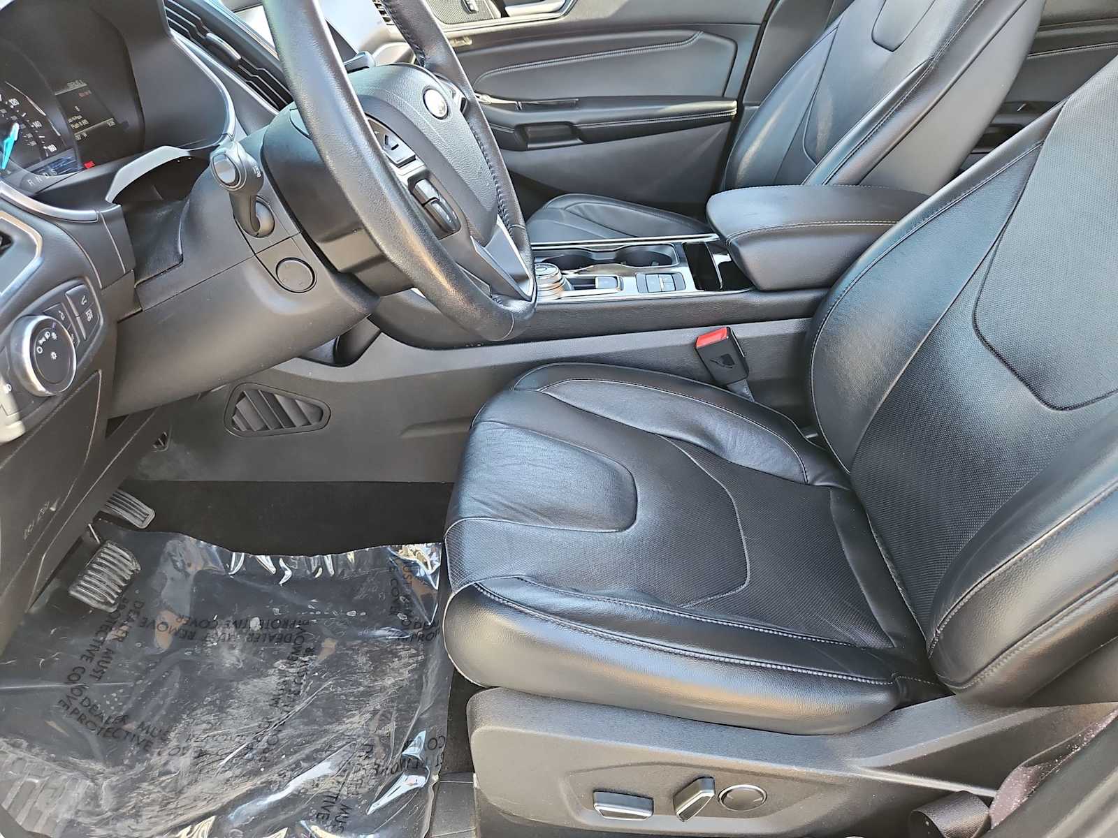 Thumbnail: 2019 Ford Edge - 16