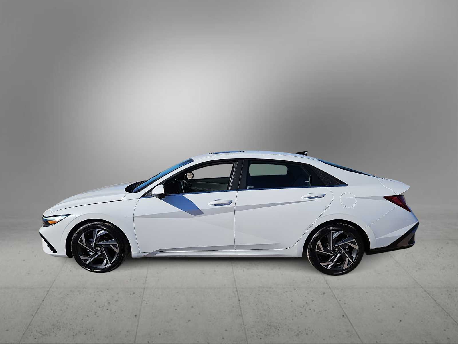 Thumbnail: 2024 Hyundai Elantra - 5