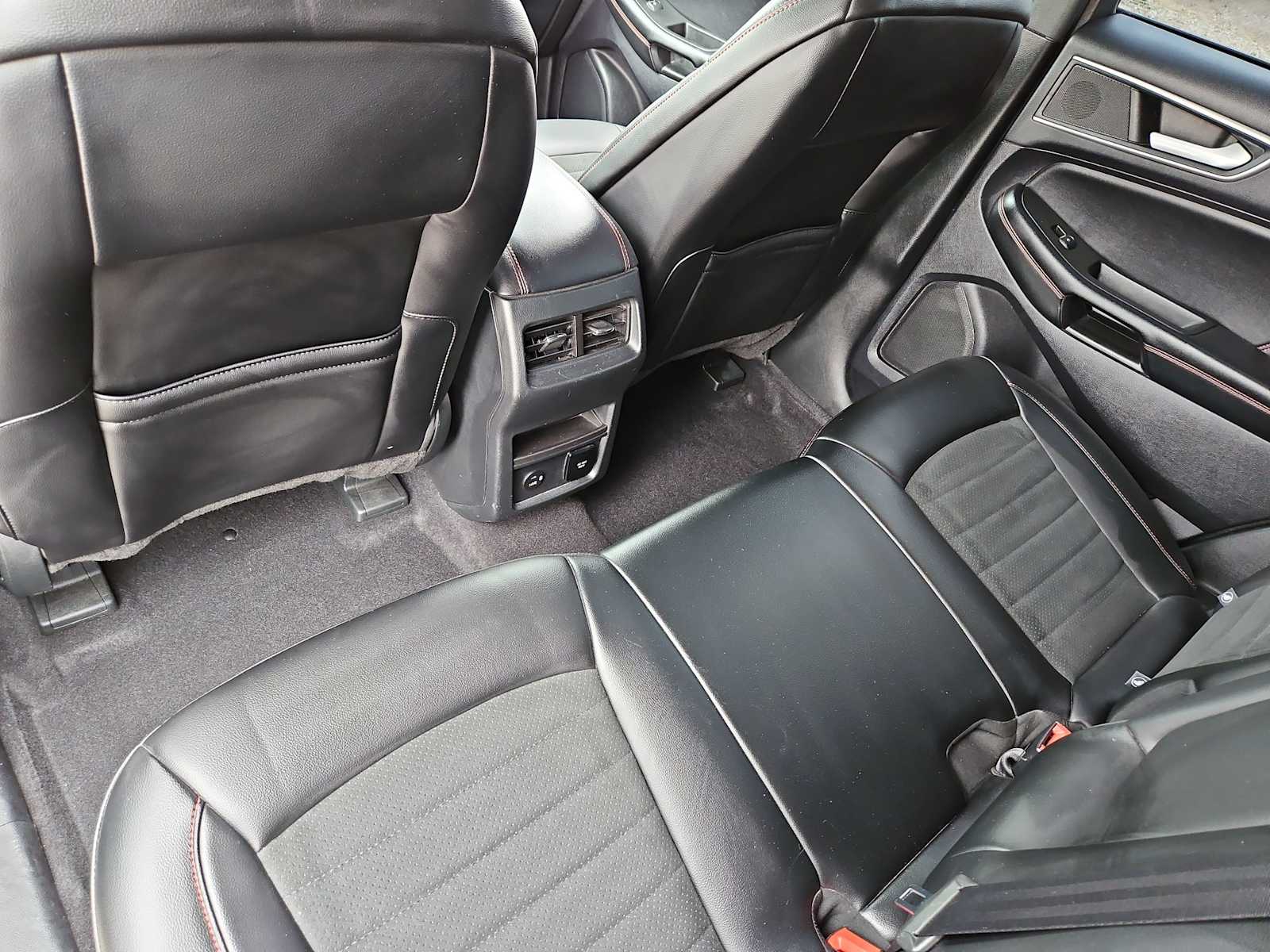 Thumbnail: 2022 Ford Edge - 17