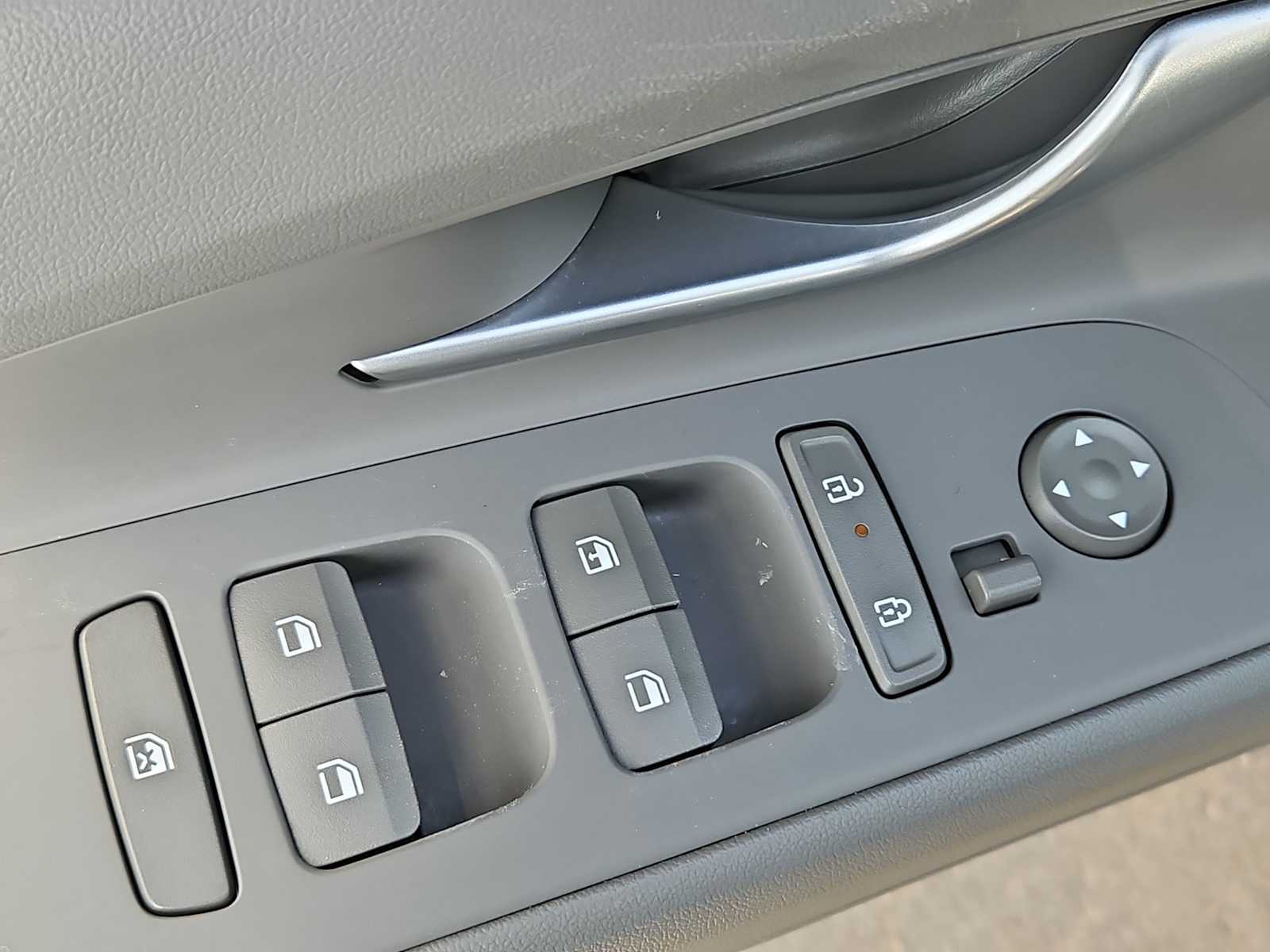 Thumbnail: 2025 Hyundai Elantra - 17