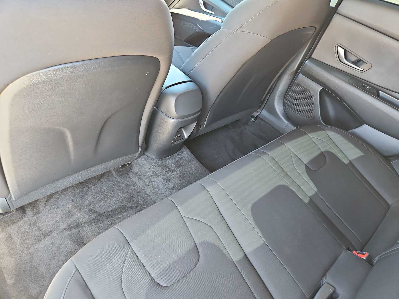 Thumbnail: 2024 Hyundai Elantra - 17