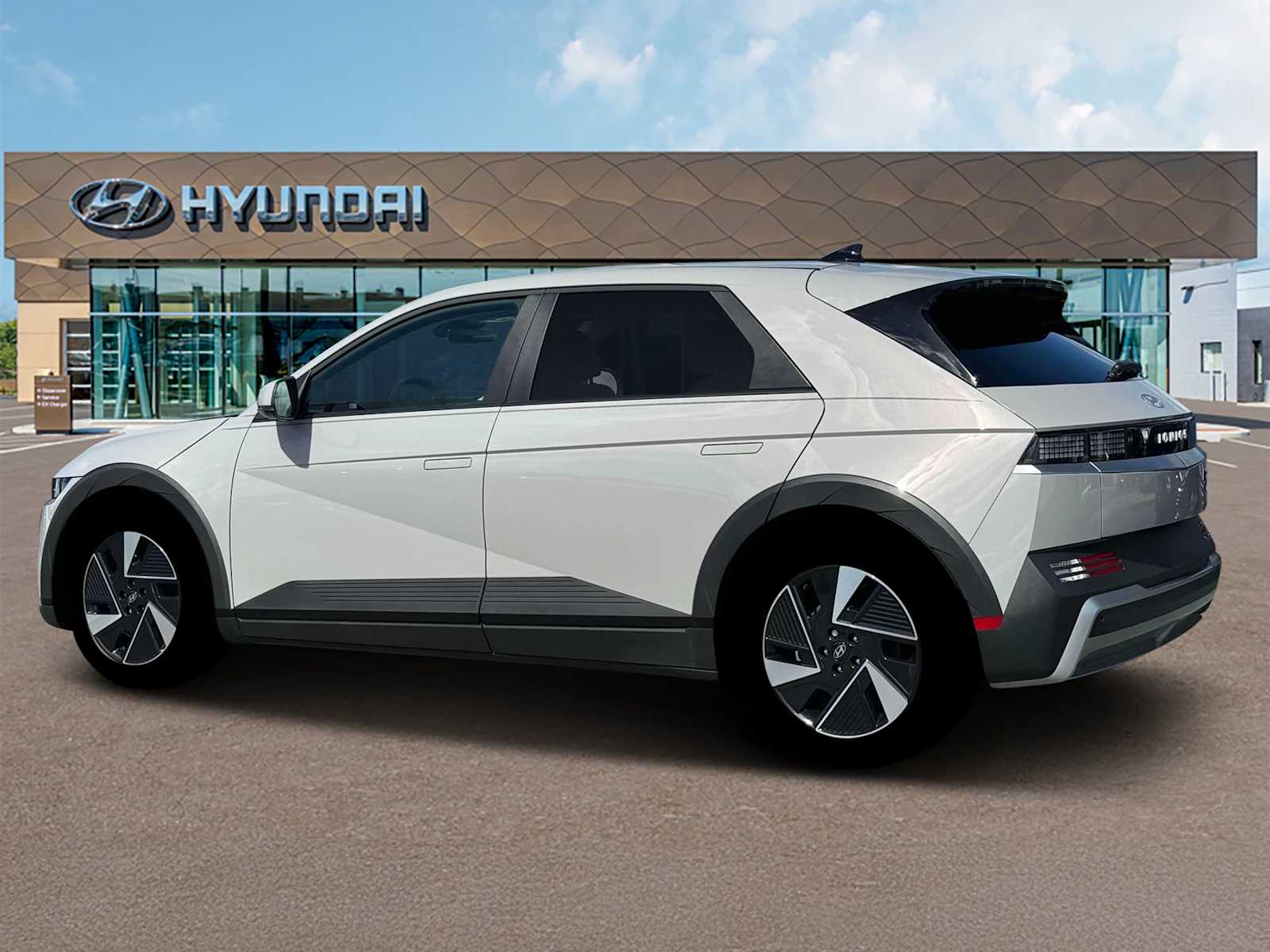 Thumbnail: 2026 Hyundai Ioniq 5 - 4