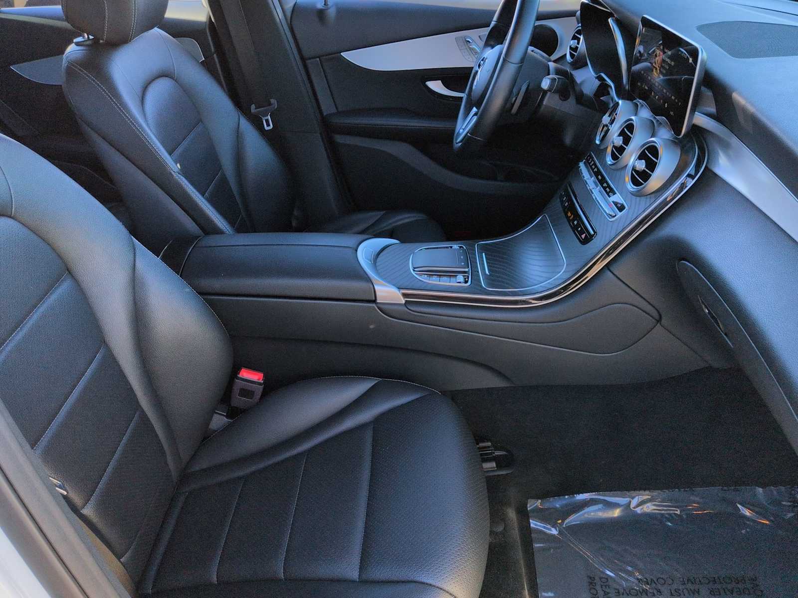 Thumbnail: 2022 Mercedes-Benz GLC - 22