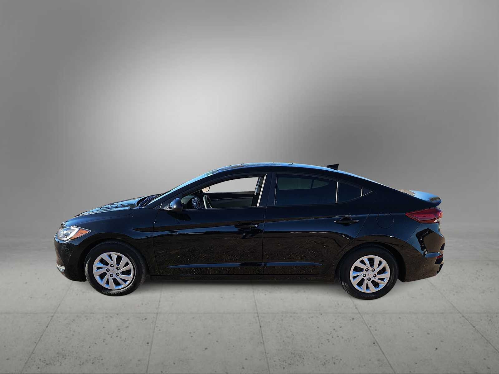 Thumbnail: 2017 Hyundai Elantra - 5