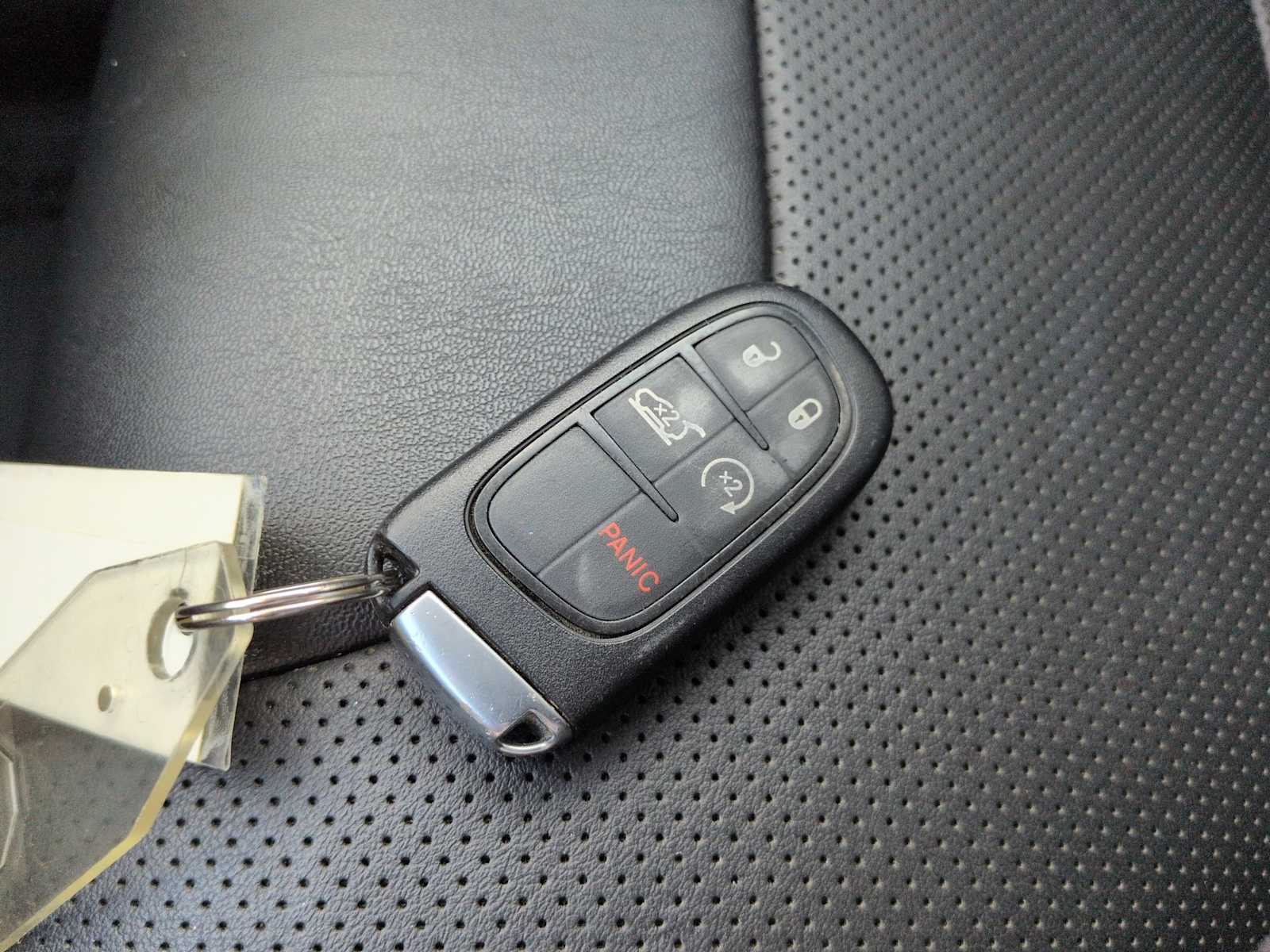 Thumbnail: 2023 Jeep Cherokee - 36