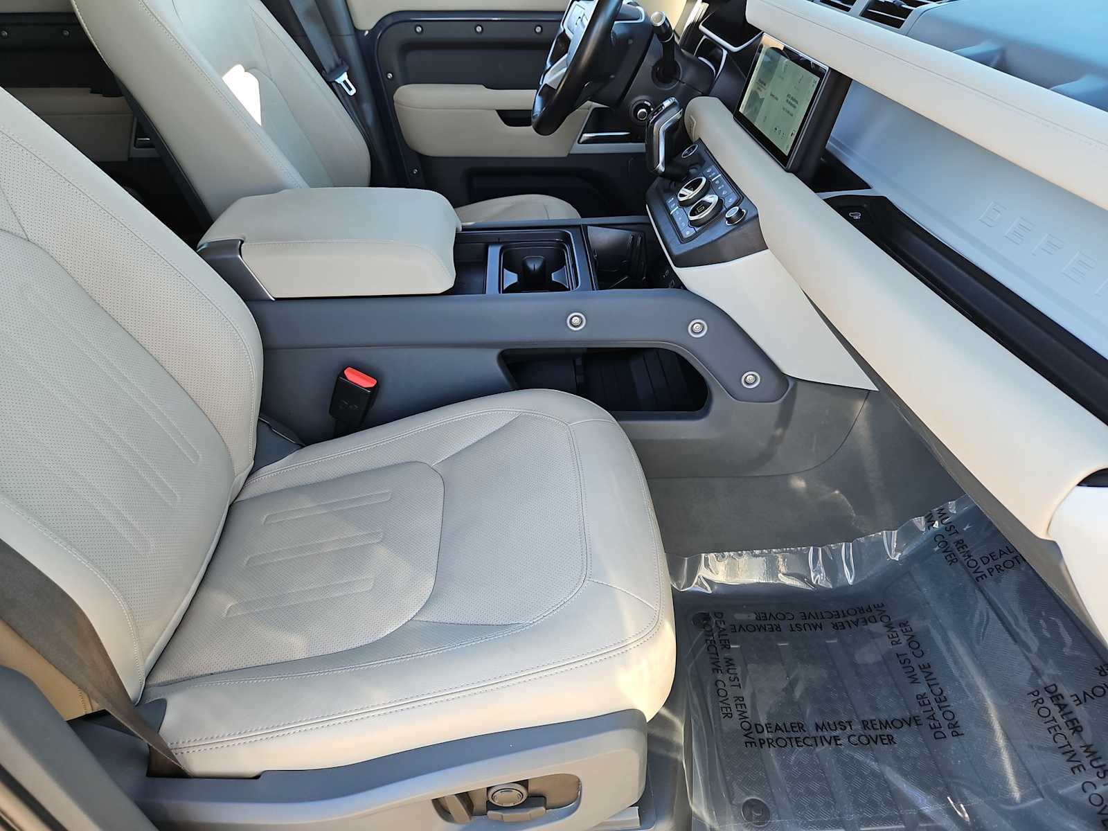 Thumbnail: 2022 Land Rover Defender - 23