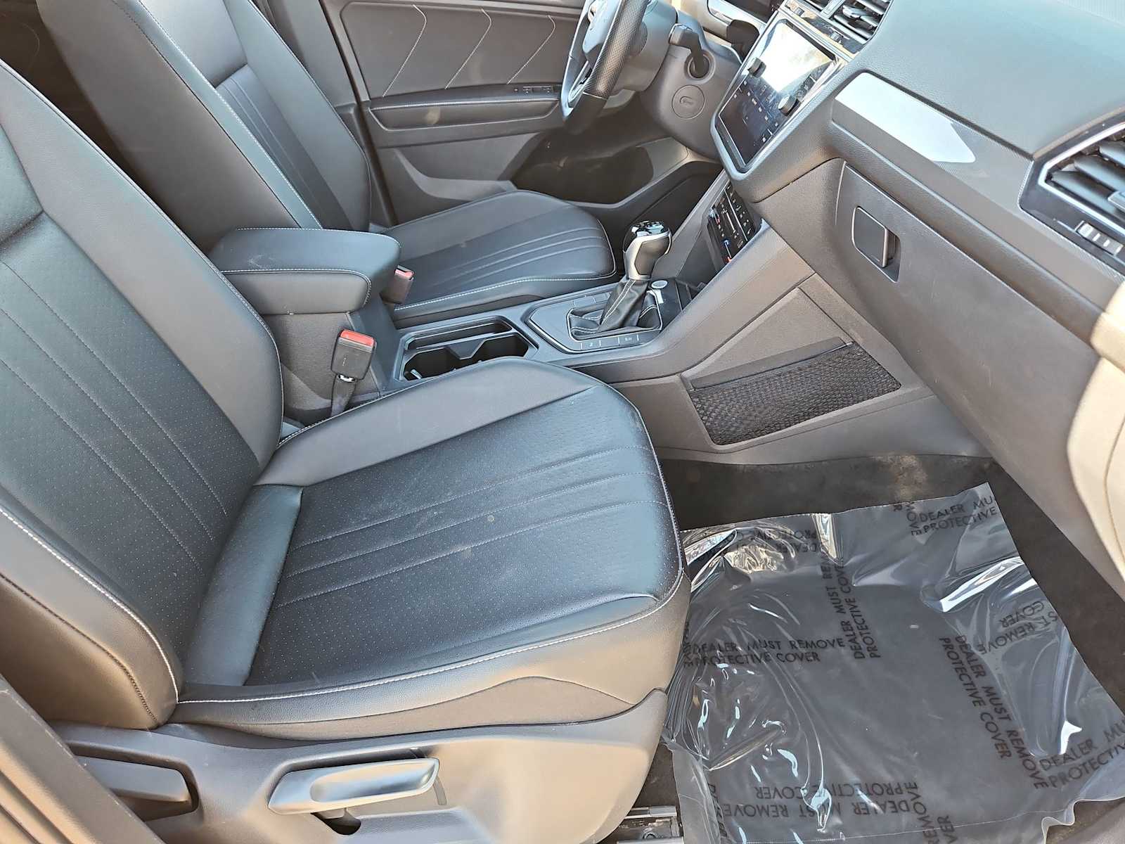 Thumbnail: 2023 Volkswagen Tiguan - 22