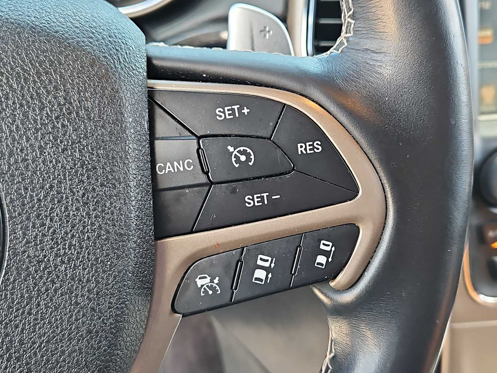 Thumbnail: 2017 Jeep Grand Cherokee - 25
