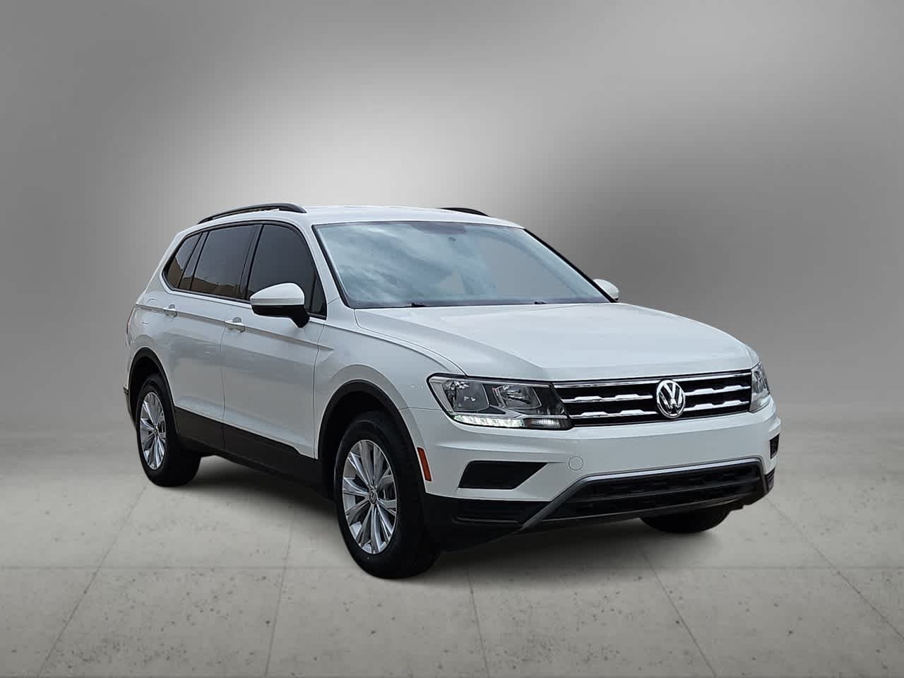 Thumbnail: 2018 Volkswagen Tiguan - 2