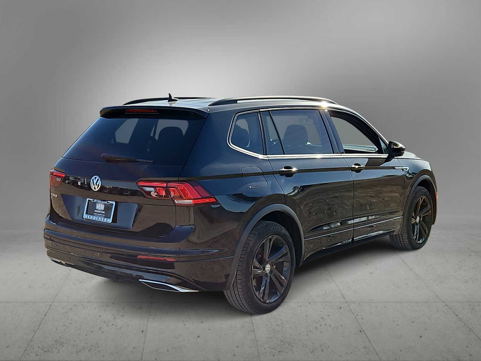 Thumbnail: 2021 Volkswagen Tiguan - 8