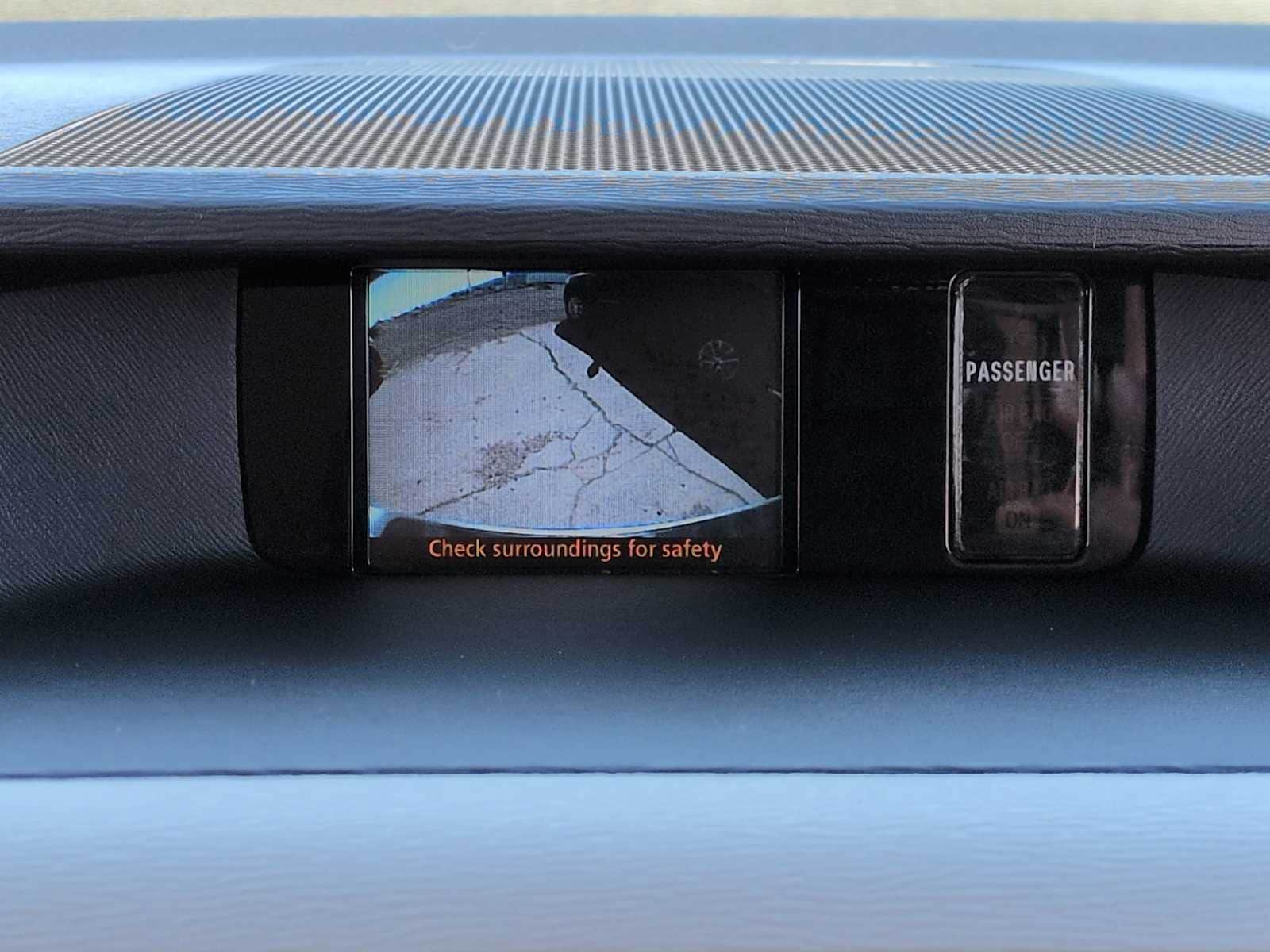 Thumbnail: 2013 Toyota Sienna - 29