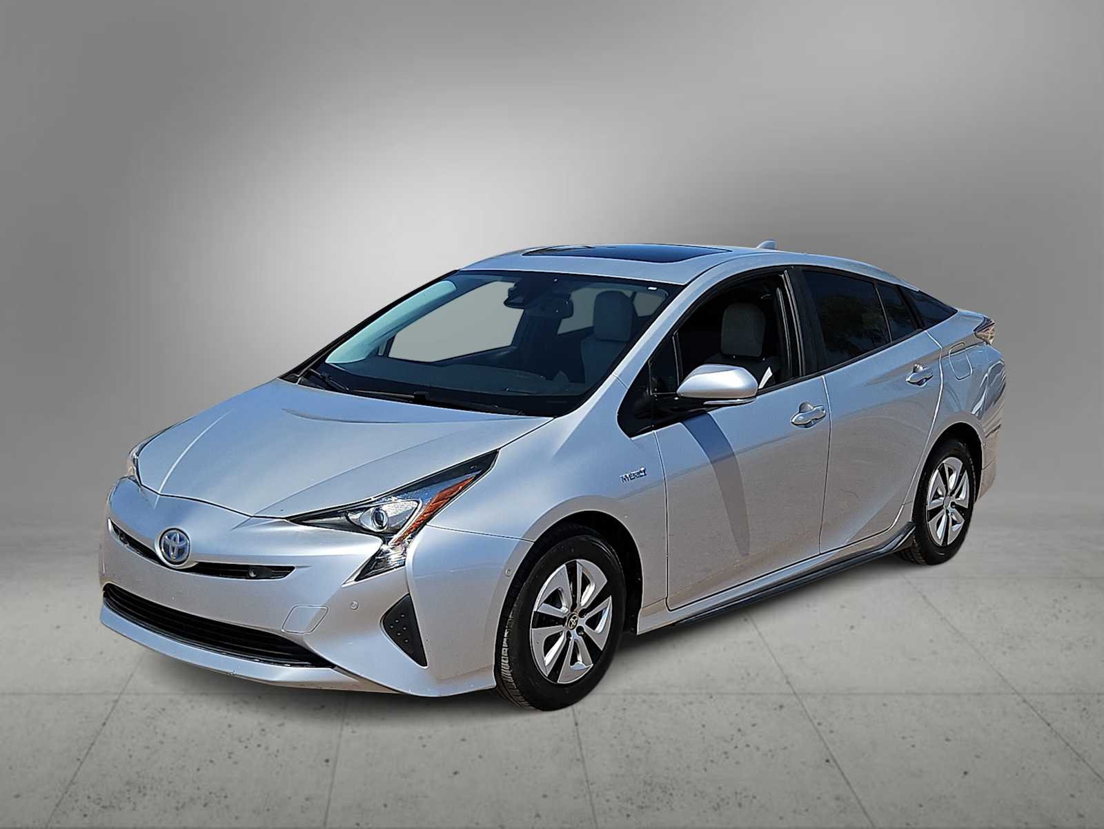 Thumbnail: 2018 Toyota Prius - 4