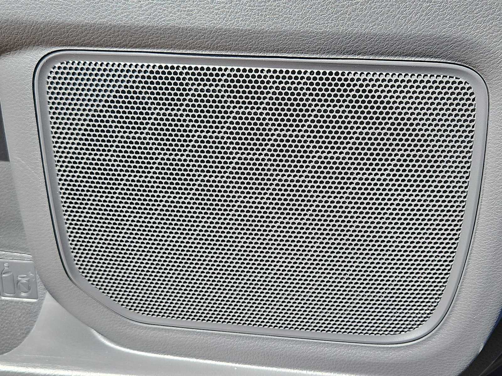Thumbnail: 2023 Toyota Sienna - 29