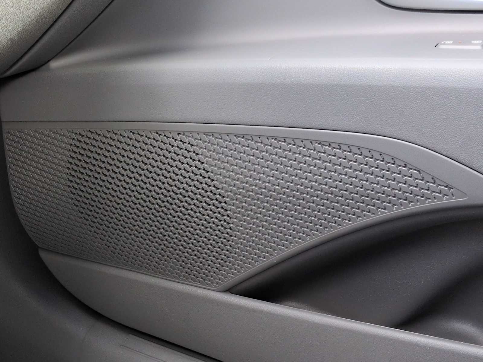 Thumbnail: 2025 Hyundai Elantra - 32