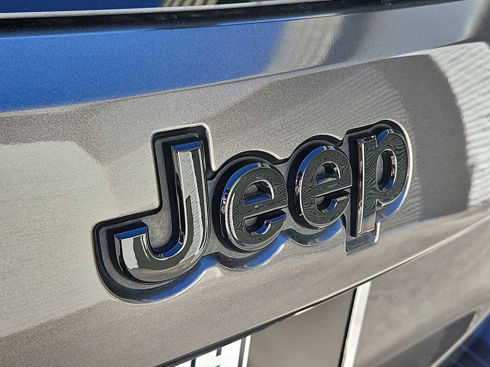 Thumbnail: 2018 Jeep Grand Cherokee - 11
