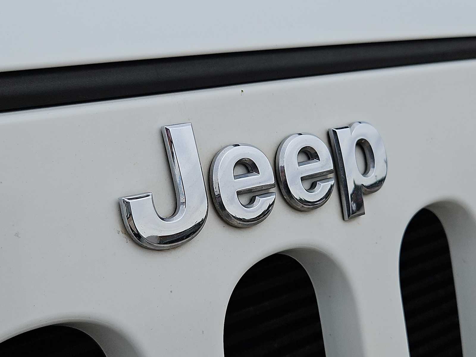 Thumbnail: 2015 Jeep Wrangler - 11