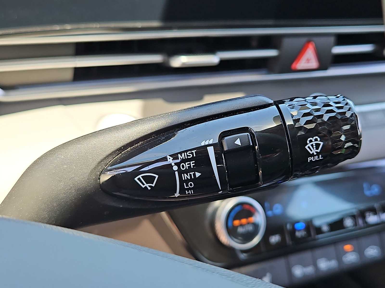 Thumbnail: 2025 Hyundai Elantra - 25