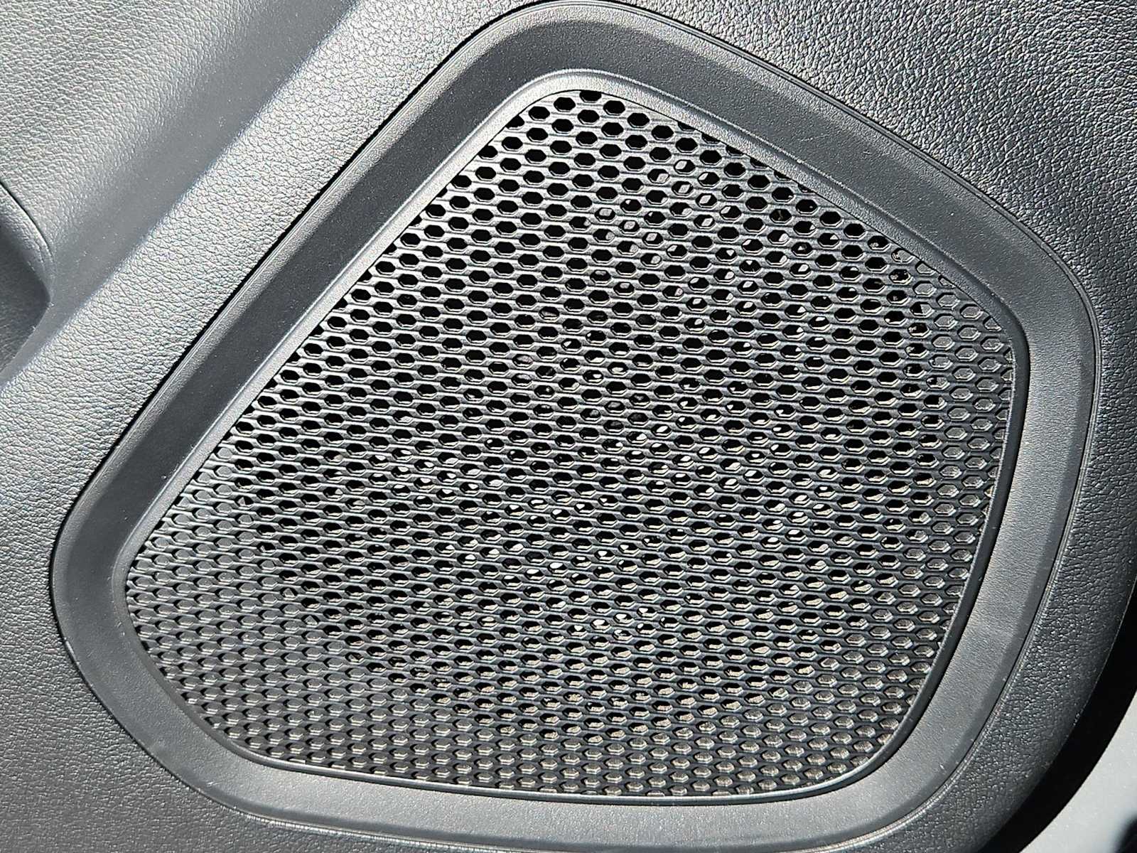 Thumbnail: 2023 Hyundai Venue - 31