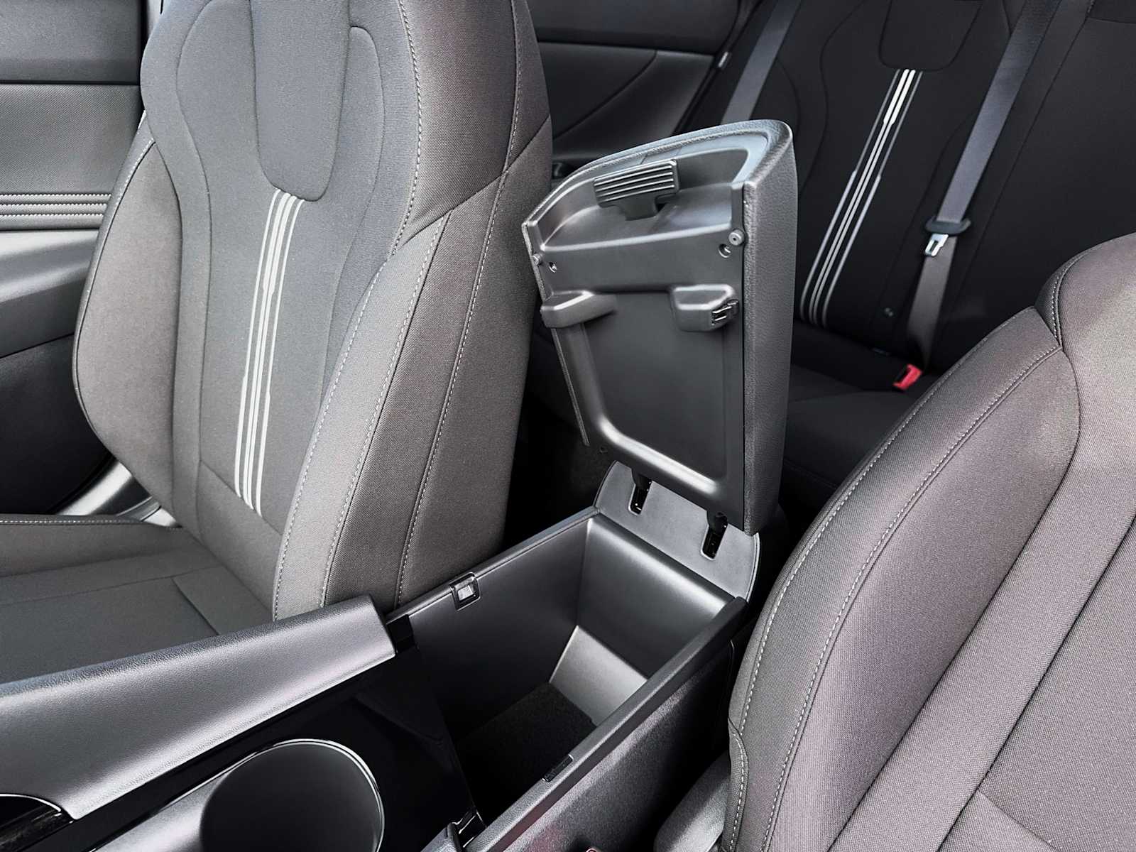 Thumbnail: 2026 Hyundai Elantra - 18