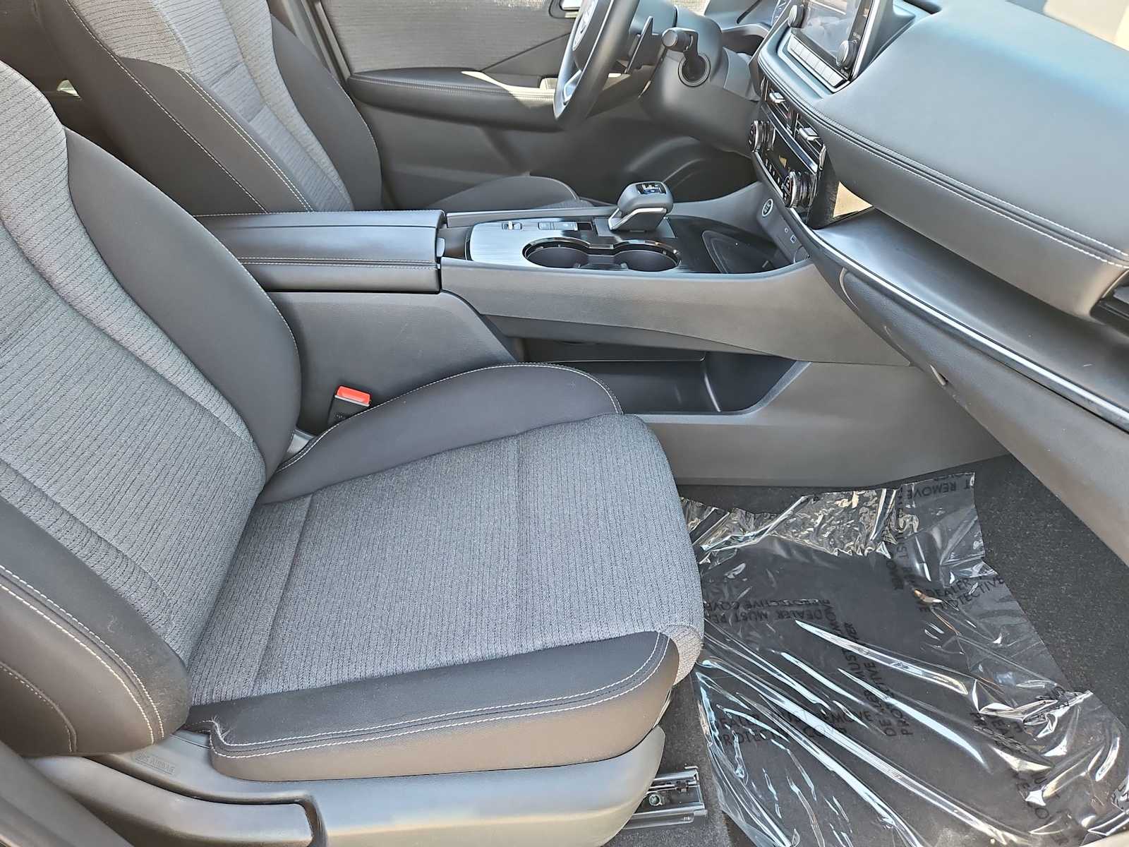 Thumbnail: 2022 Nissan Rogue - 21