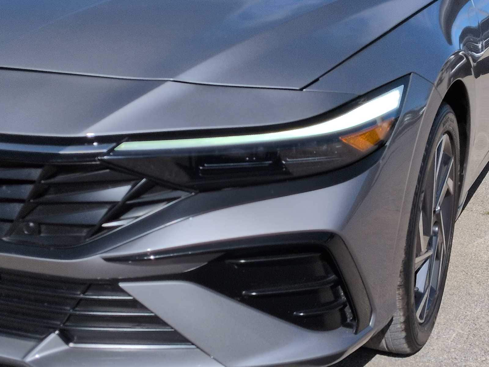 Thumbnail: 2025 Hyundai Elantra - 11