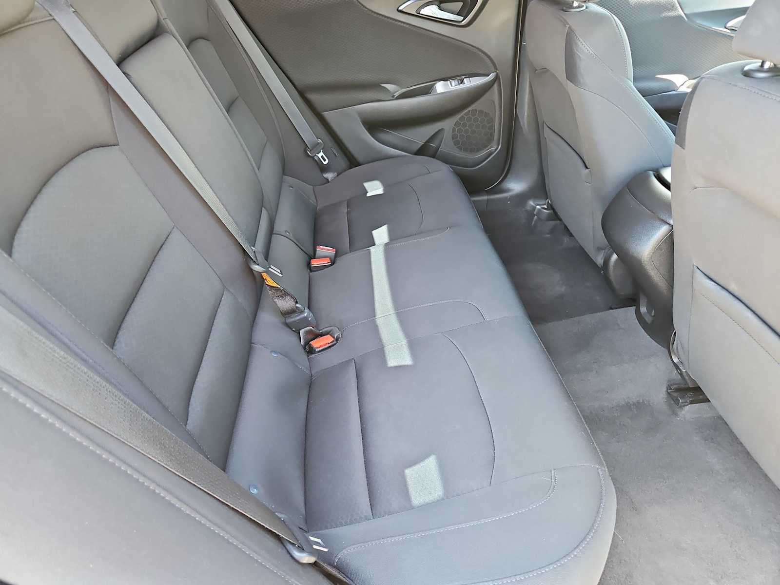 2018 Chevrolet Malibu LS 18