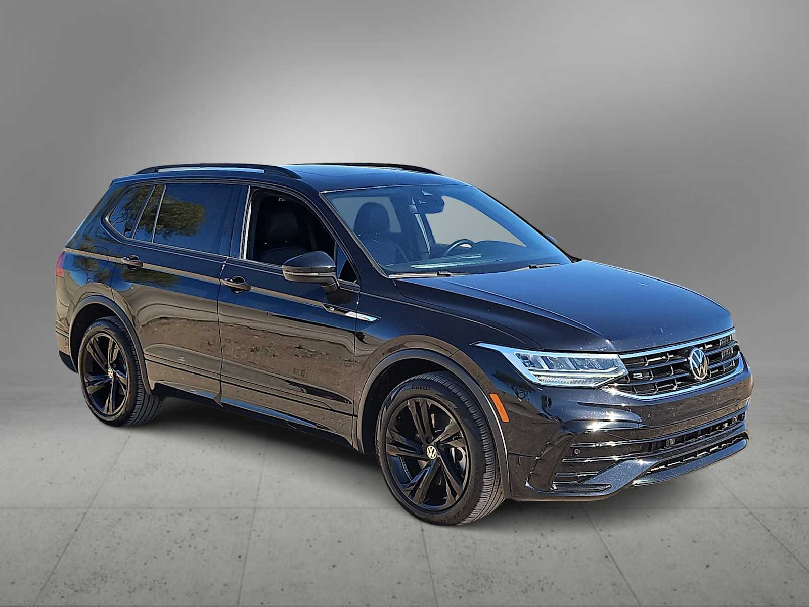 Thumbnail: 2023 Volkswagen Tiguan - 2