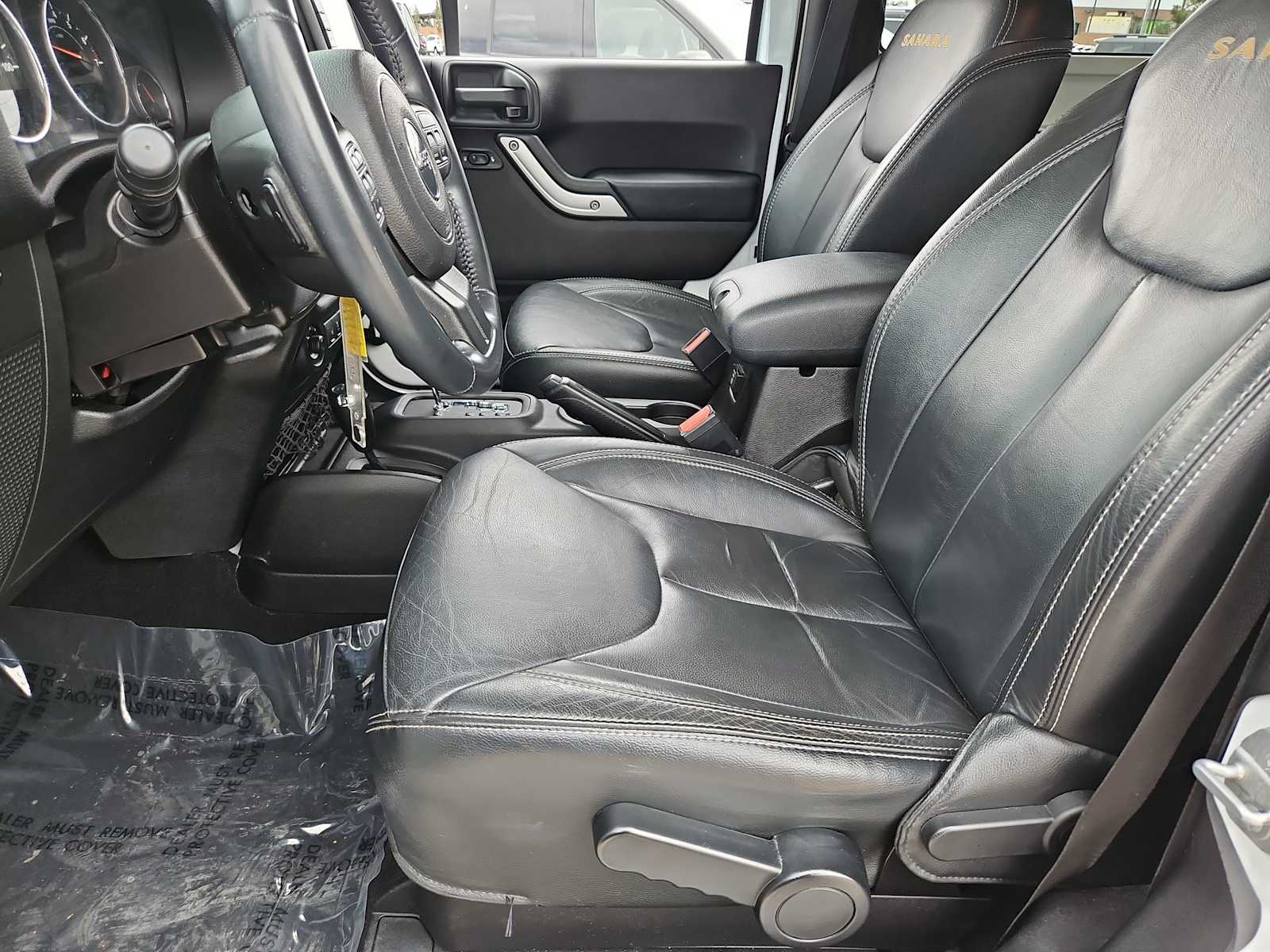 Thumbnail: 2015 Jeep Wrangler - 15