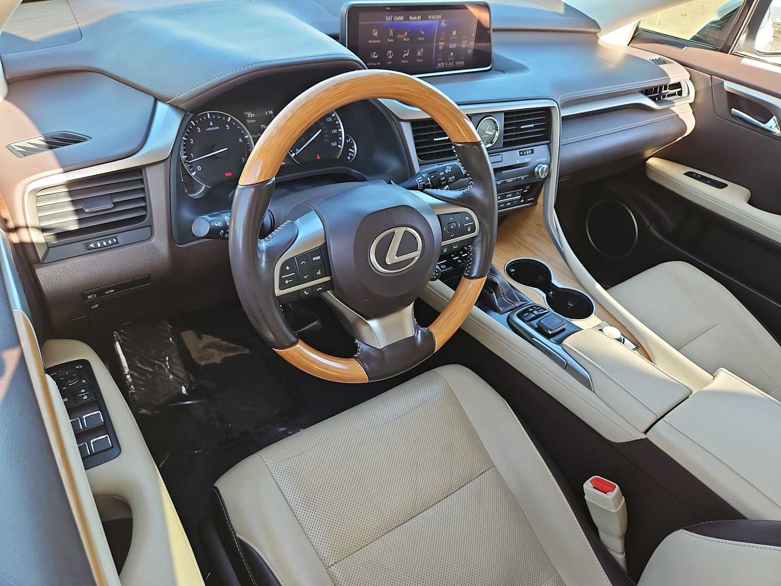 Thumbnail: 2017 Lexus RX - 10