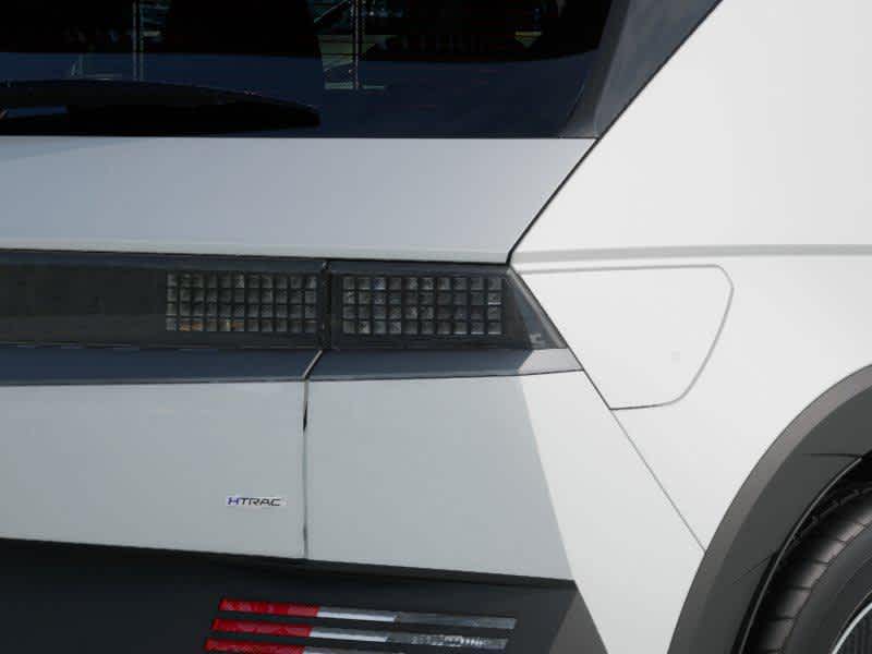 2025 Hyundai Ioniq 5 SE 9