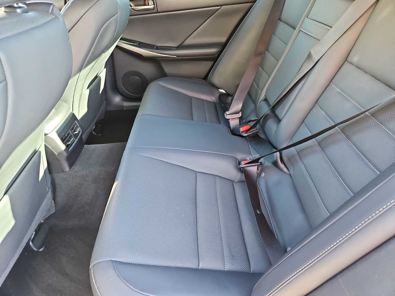 Thumbnail: 2019 Lexus IS - 19