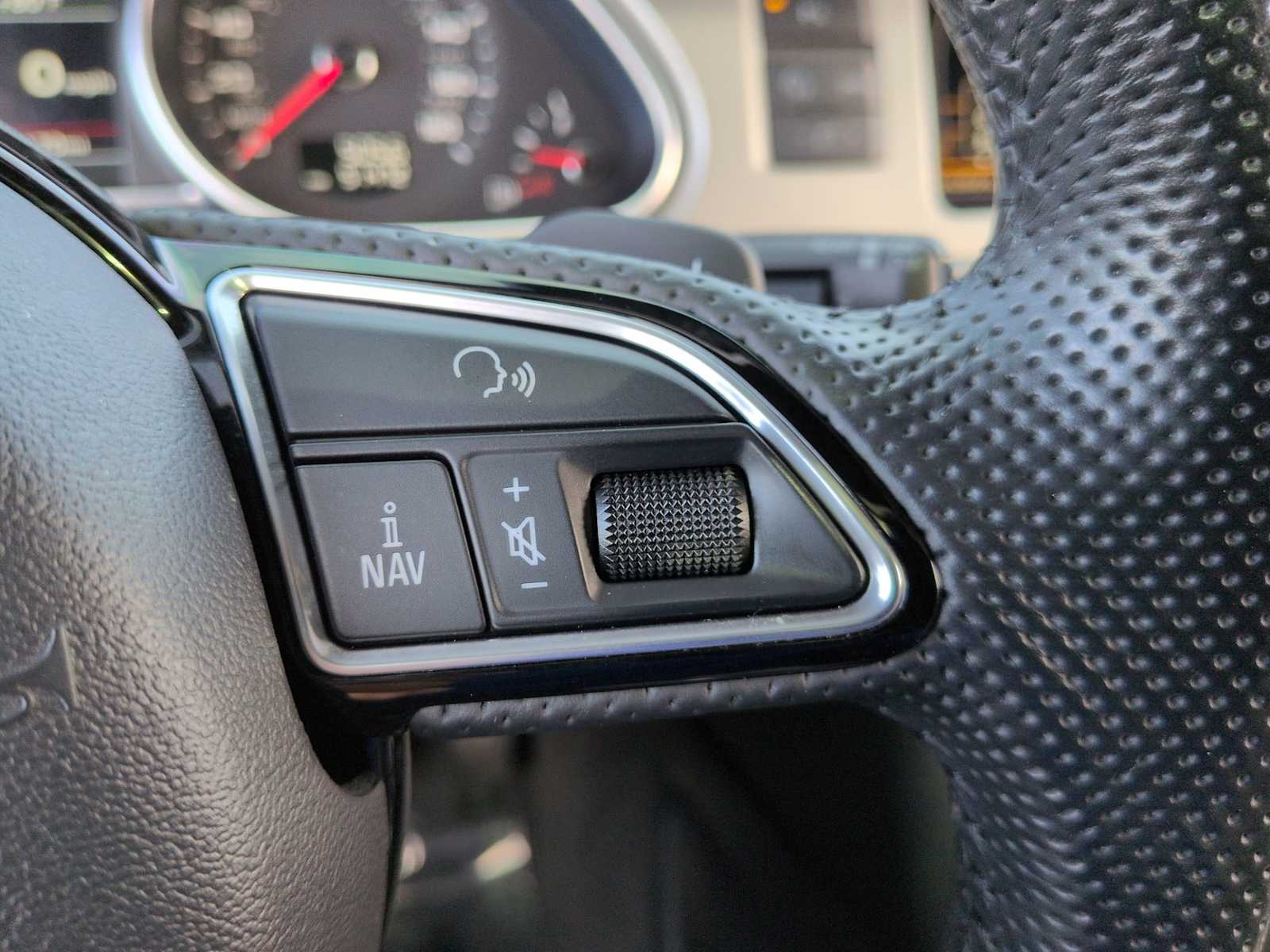 Thumbnail: 2015 Audi Q7 - 26