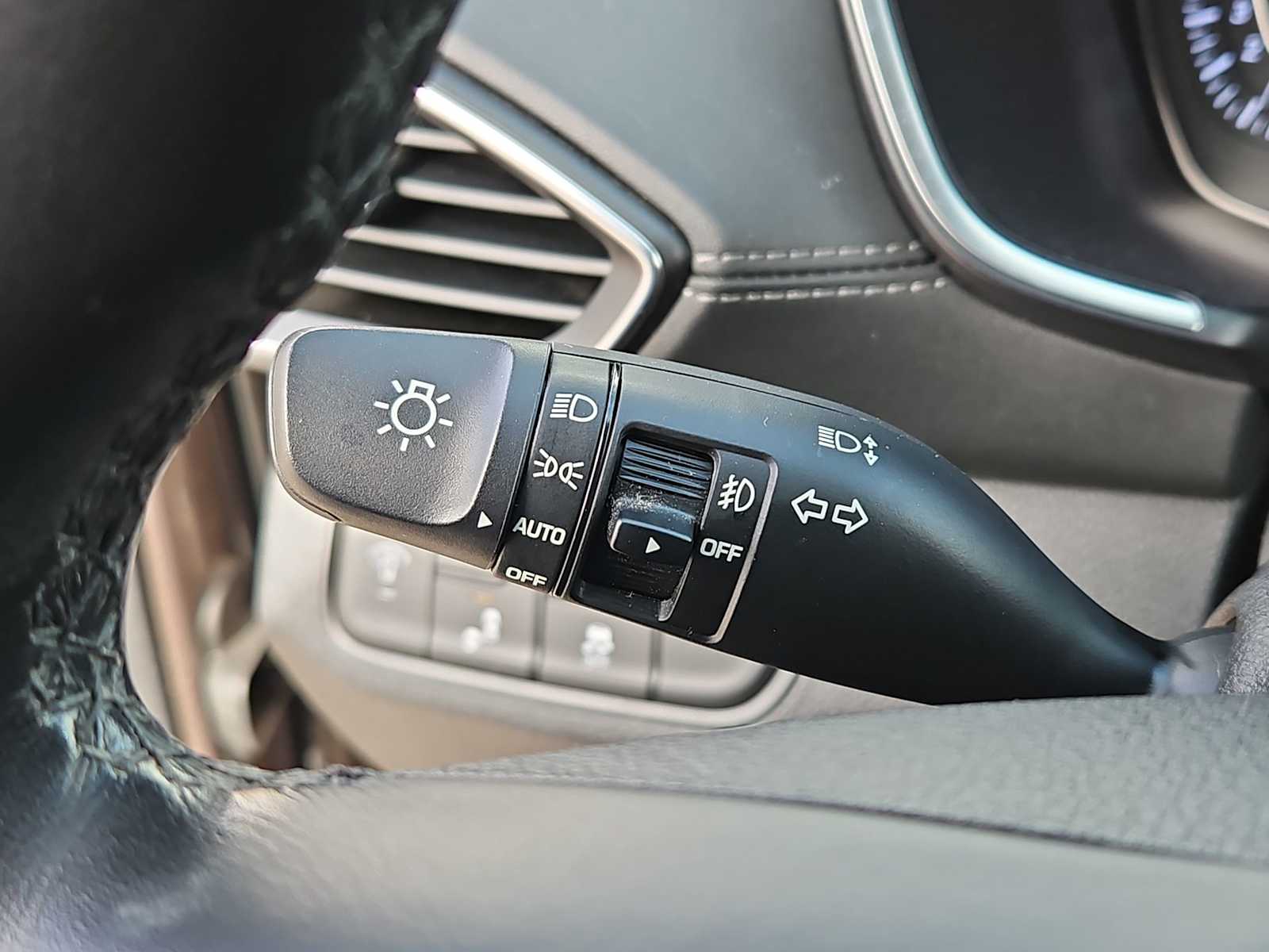 Thumbnail: 2019 Hyundai Santa Fe - 28