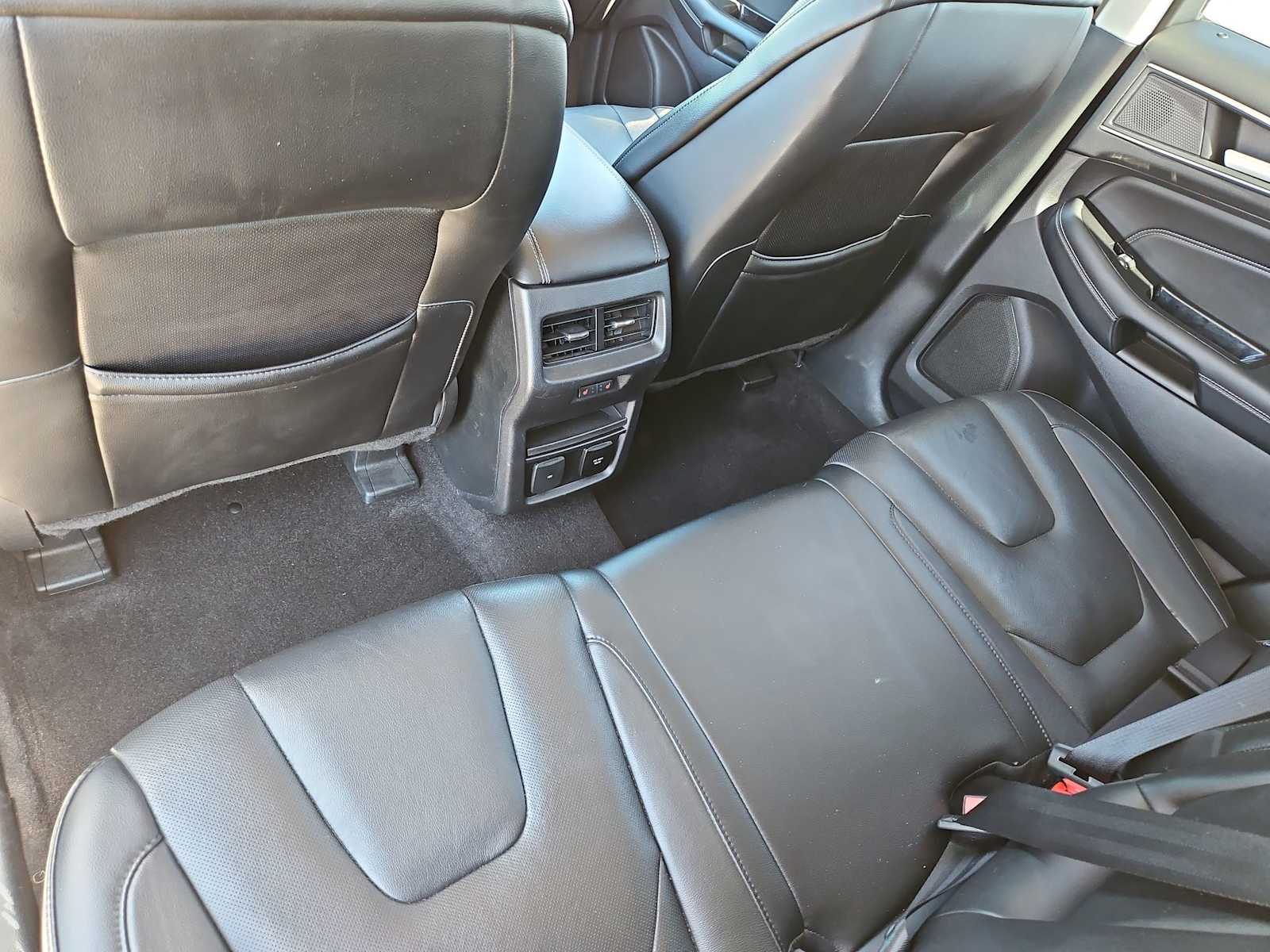 Thumbnail: 2019 Ford Edge - 18