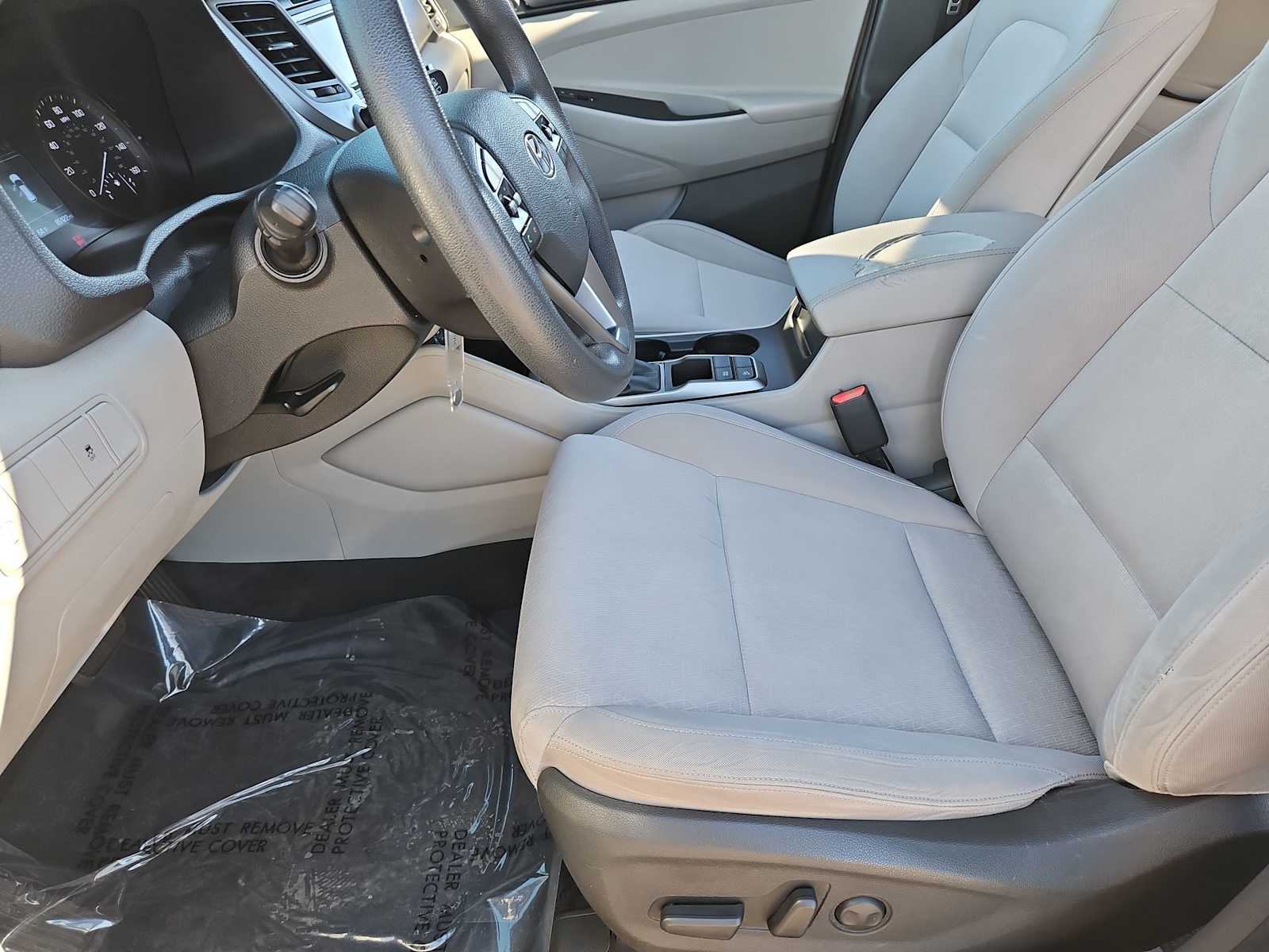 Thumbnail: 2016 Hyundai Tucson - 17