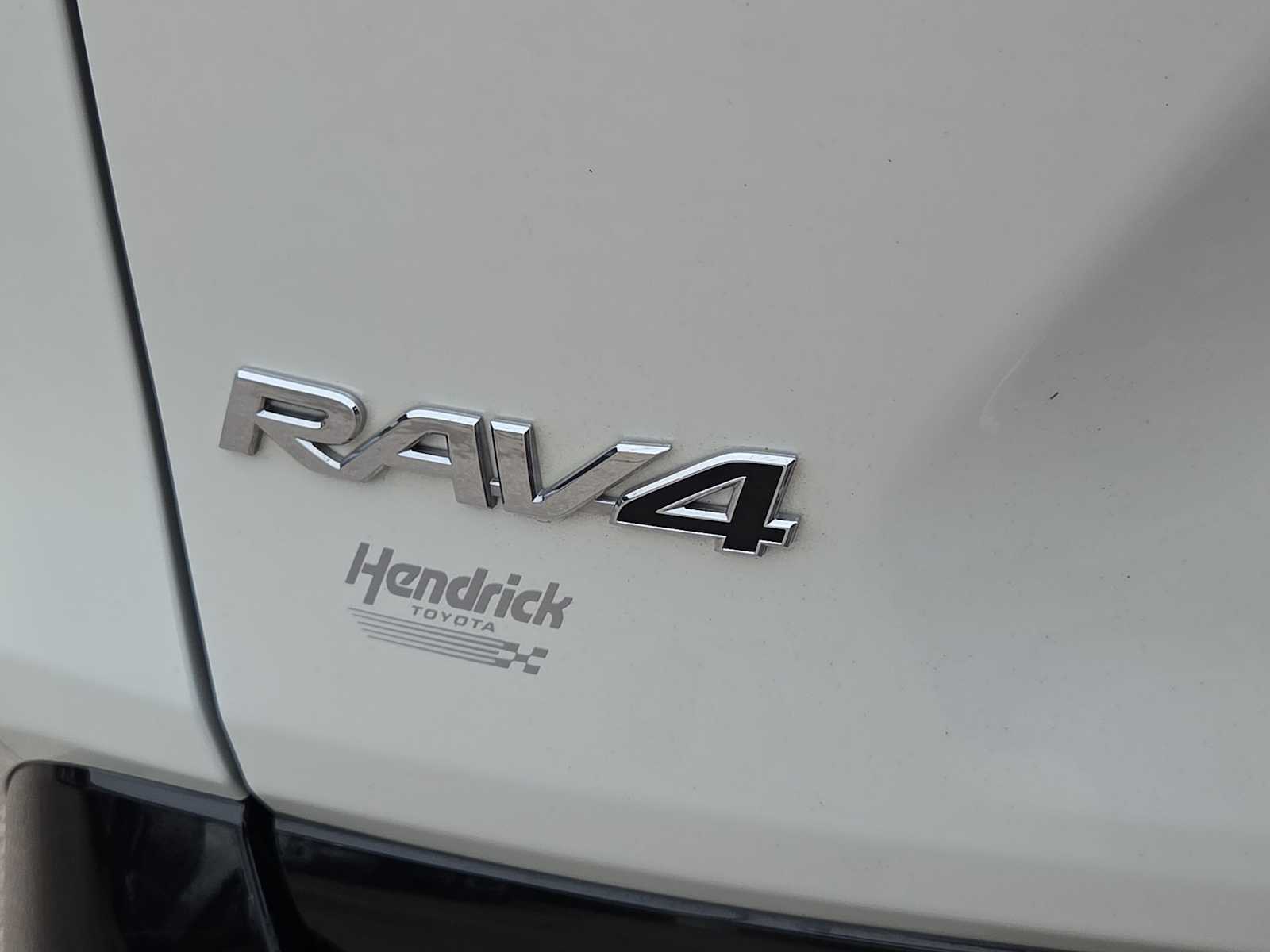 Thumbnail: 2020 Toyota RAV4 - 13