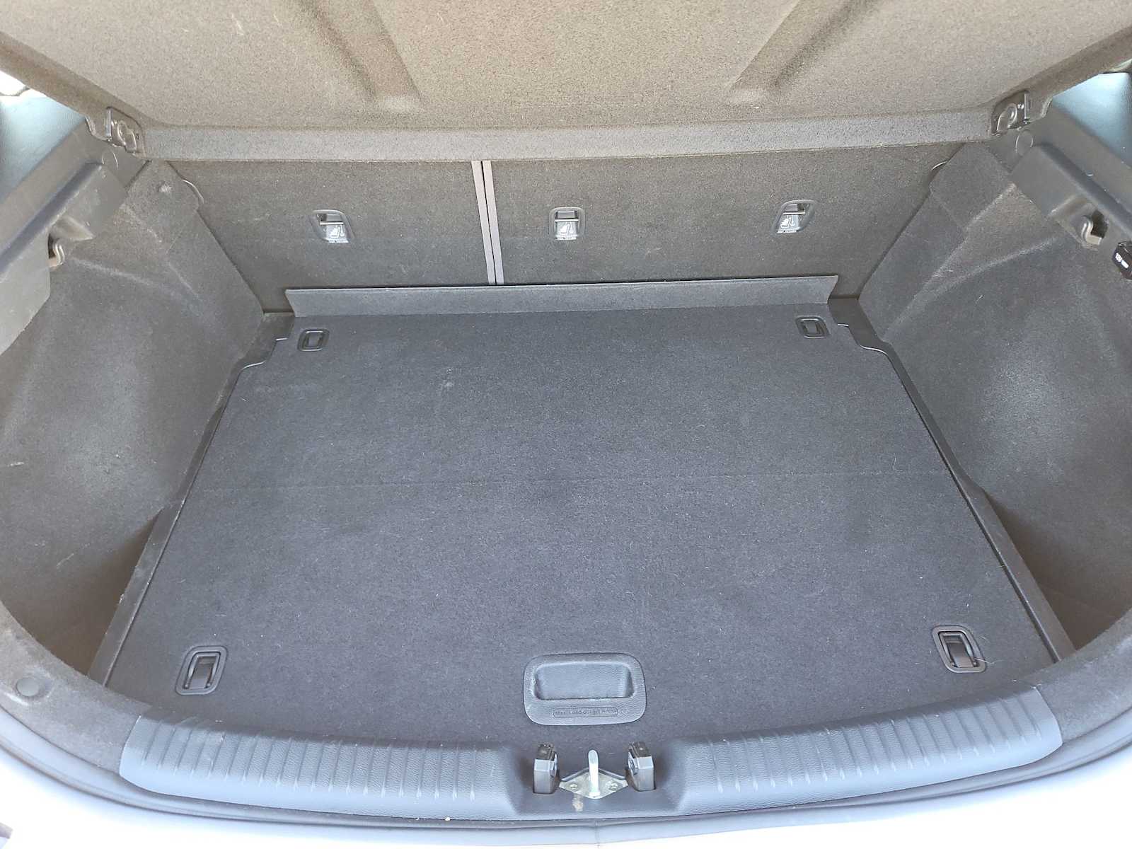 Thumbnail: 2020 Hyundai Elantra - 30