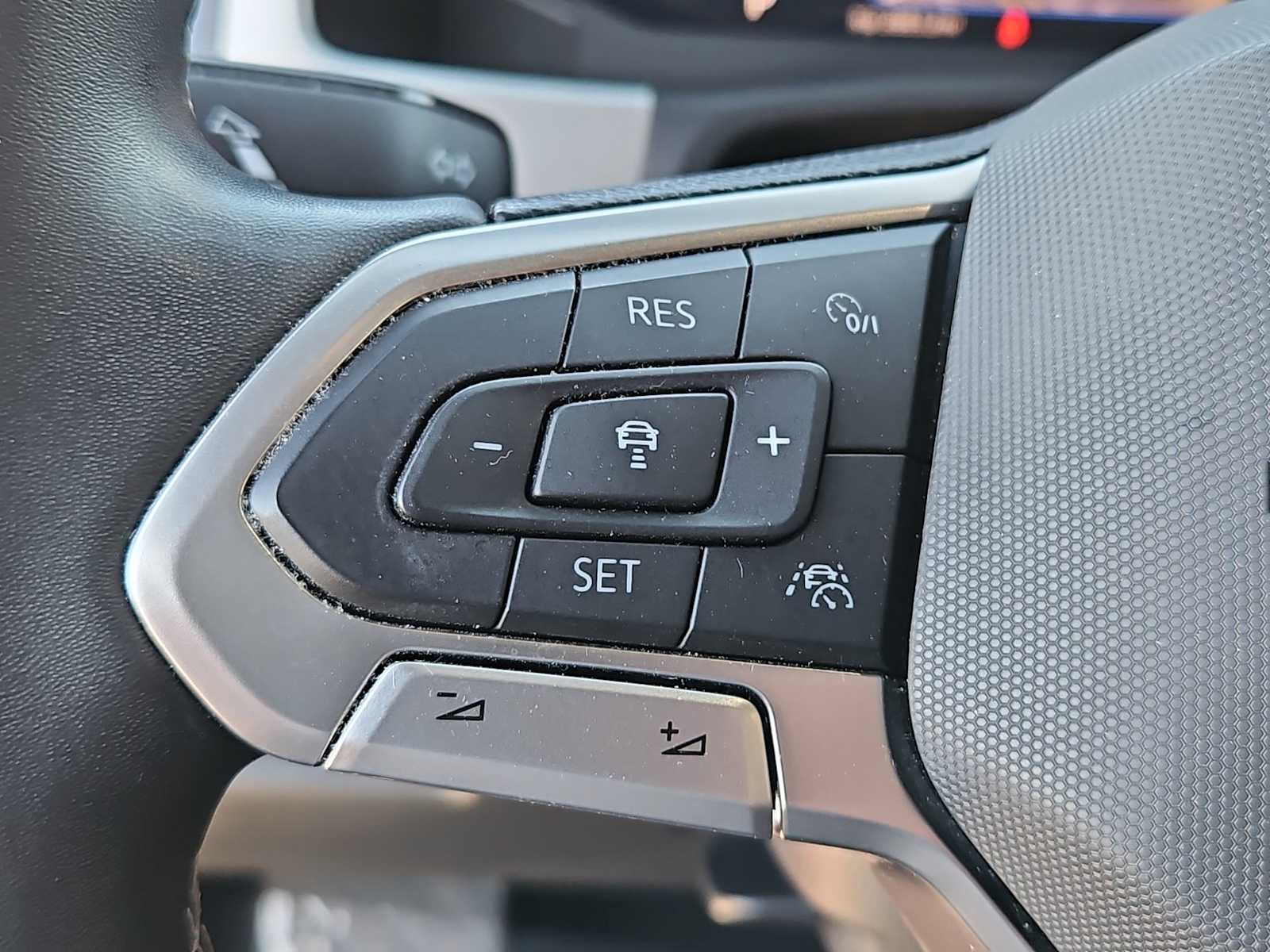 Thumbnail: 2021 Volkswagen Atlas - 23