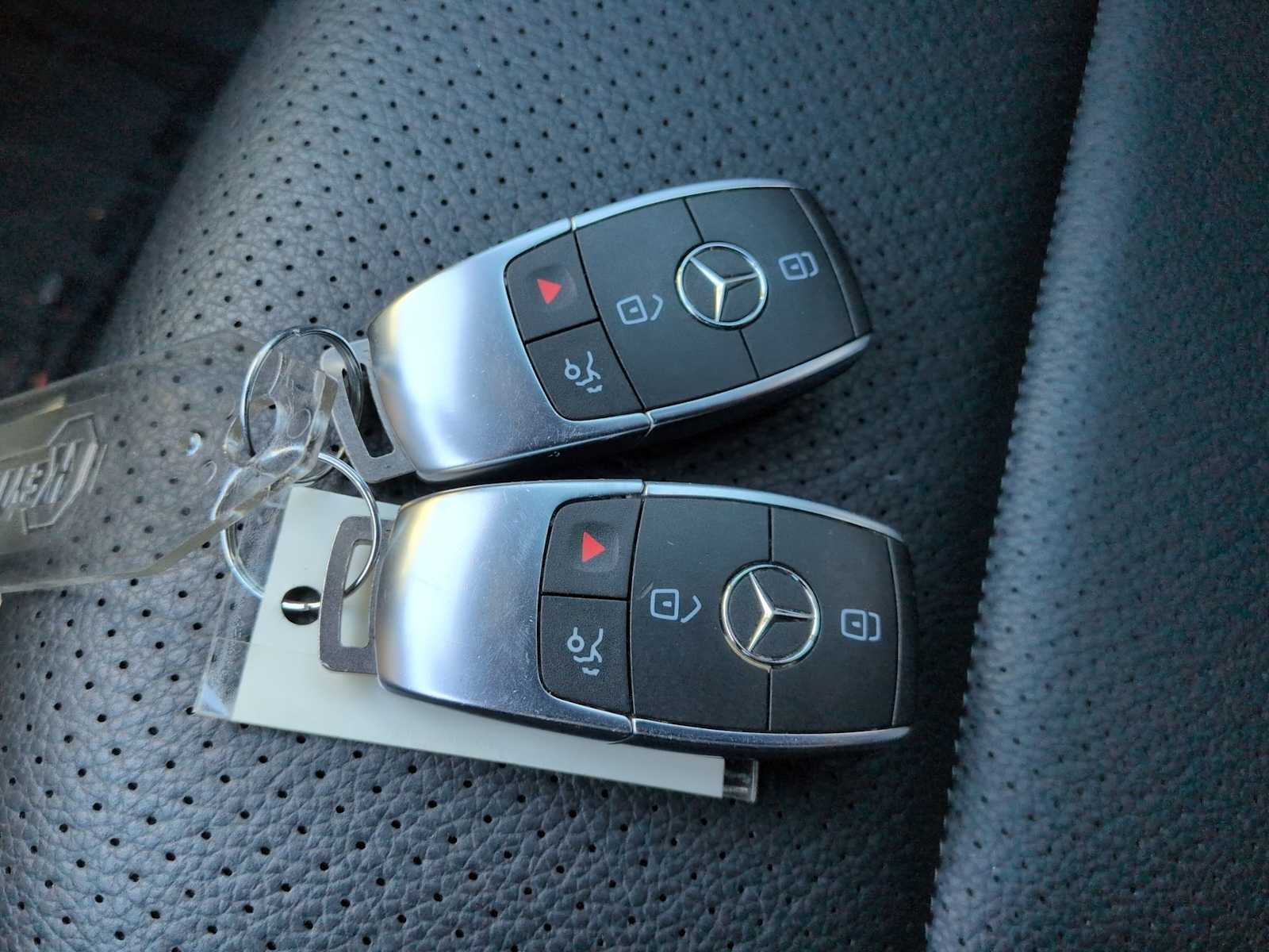 Thumbnail: 2022 Mercedes-Benz GLC - 35