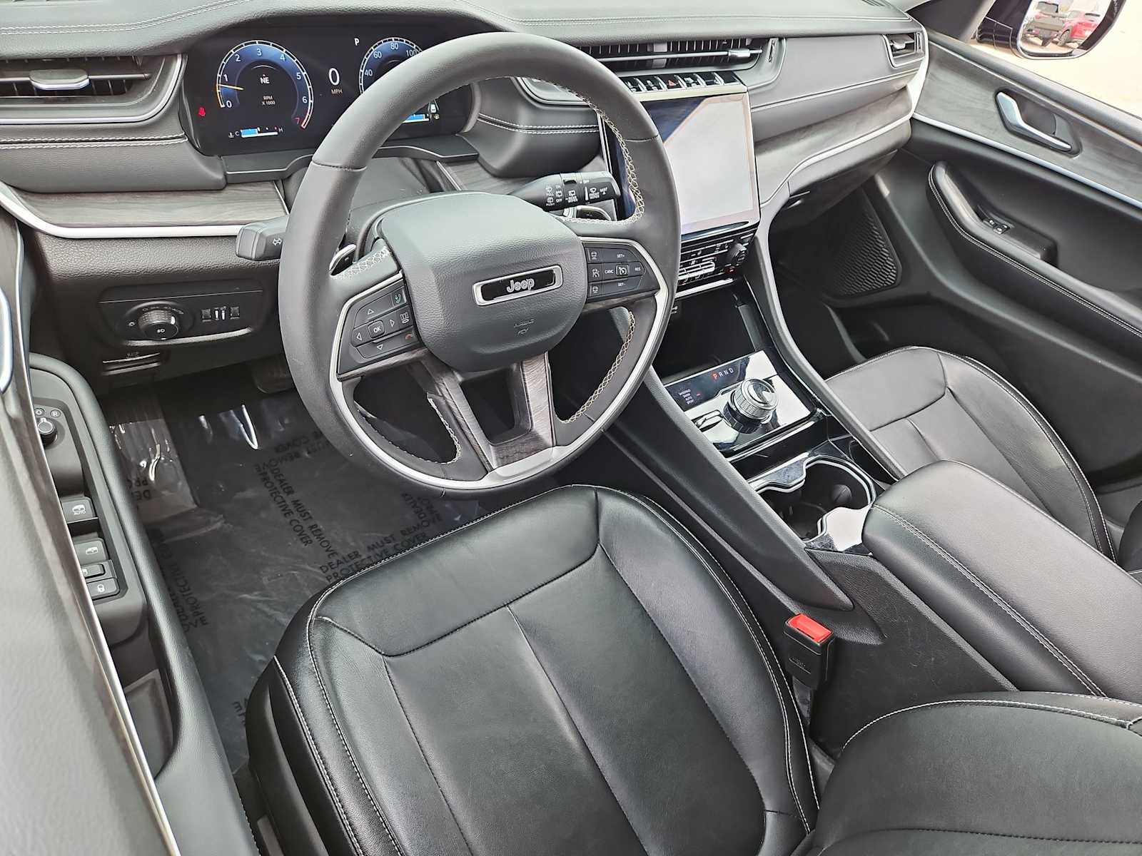 Thumbnail: 2023 Jeep Grand Cherokee - 10