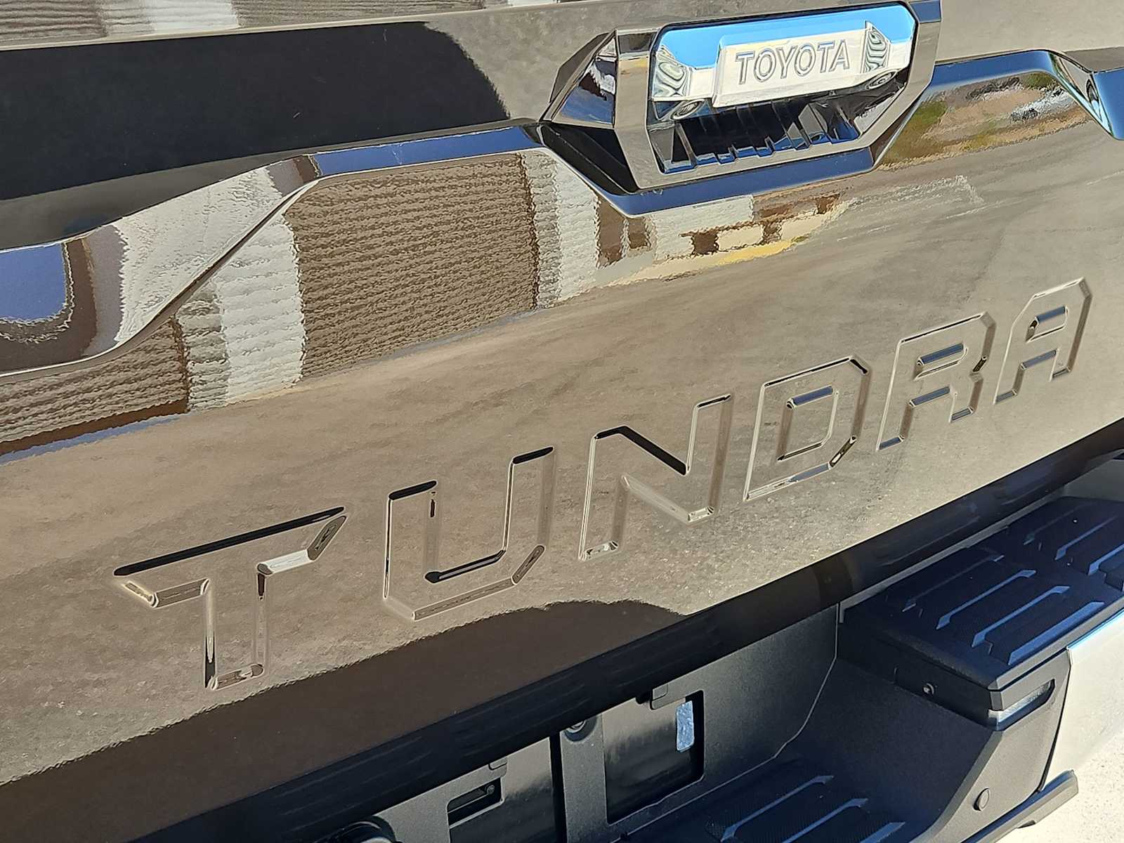 Thumbnail: 2022 Toyota Tundra - 12