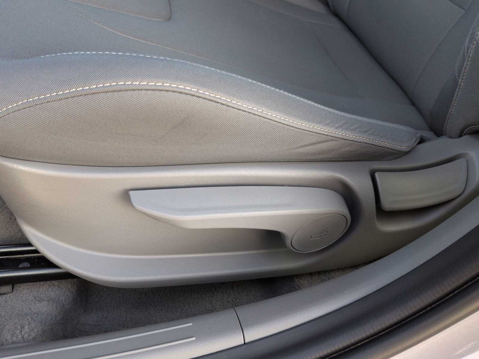 Thumbnail: 2025 Hyundai Elantra - 18