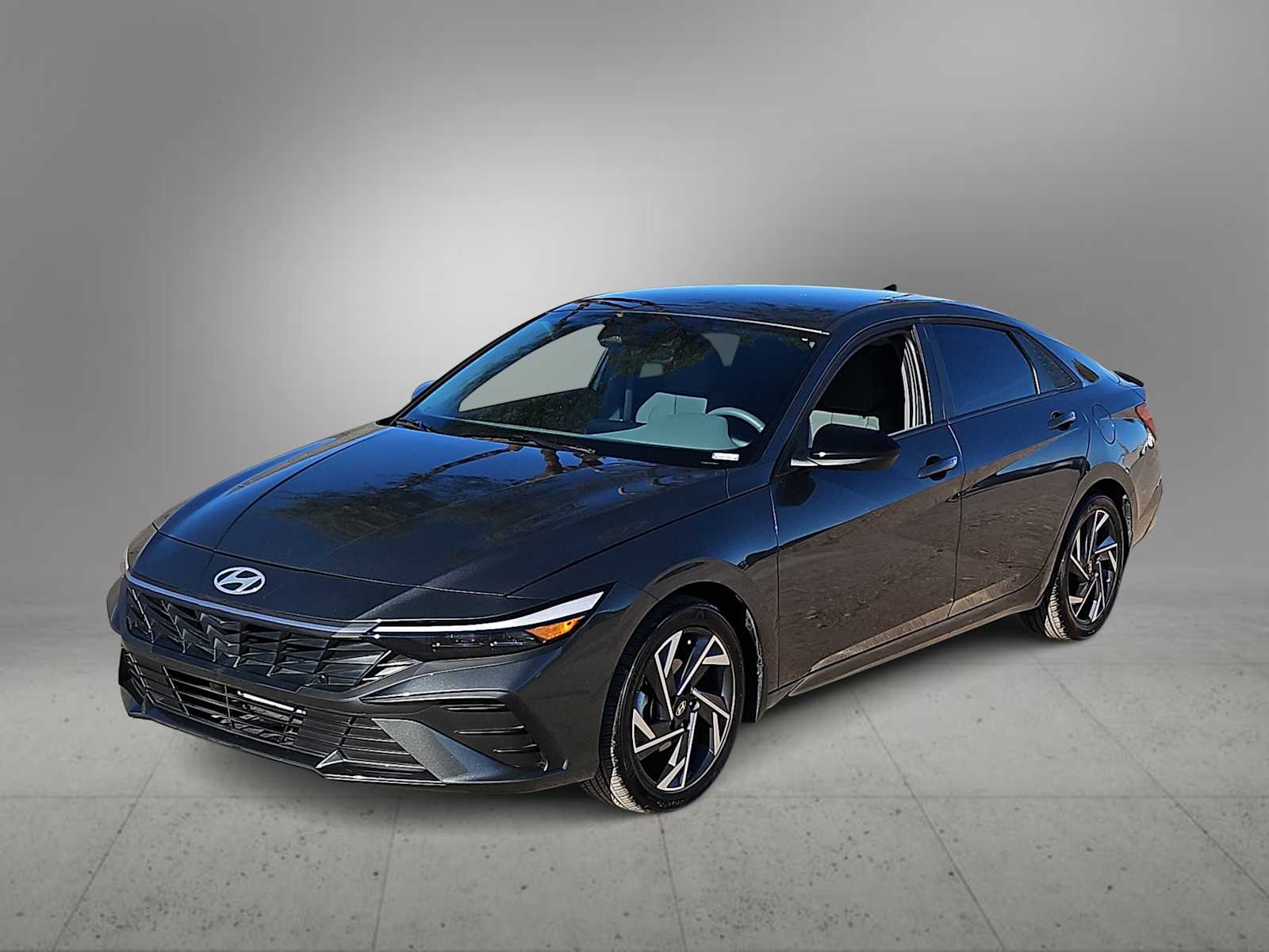 Thumbnail: 2025 Hyundai Elantra - 4