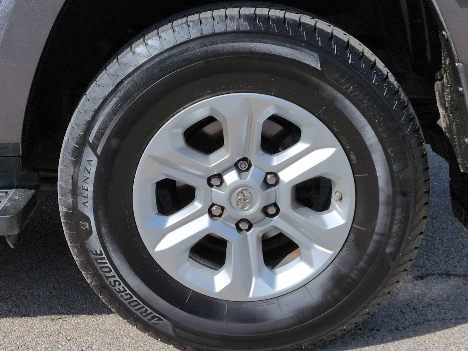 Thumbnail: 2017 Toyota 4Runner - 14